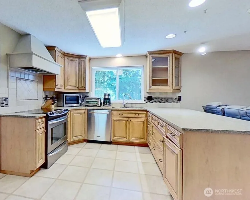 Property photo for 9901 Berkshire Loop Se, Olympia photo 2