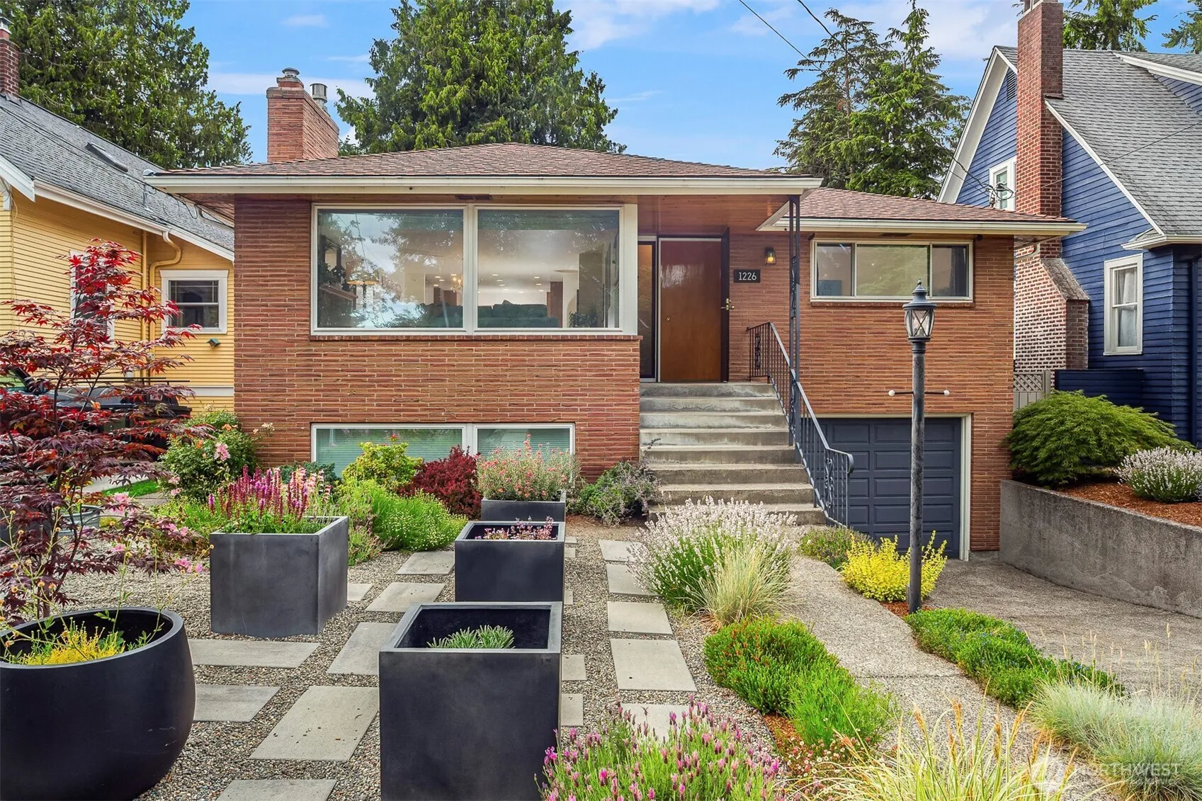 Property photo for 1226 Ne 89th St, Seattle photo 2
