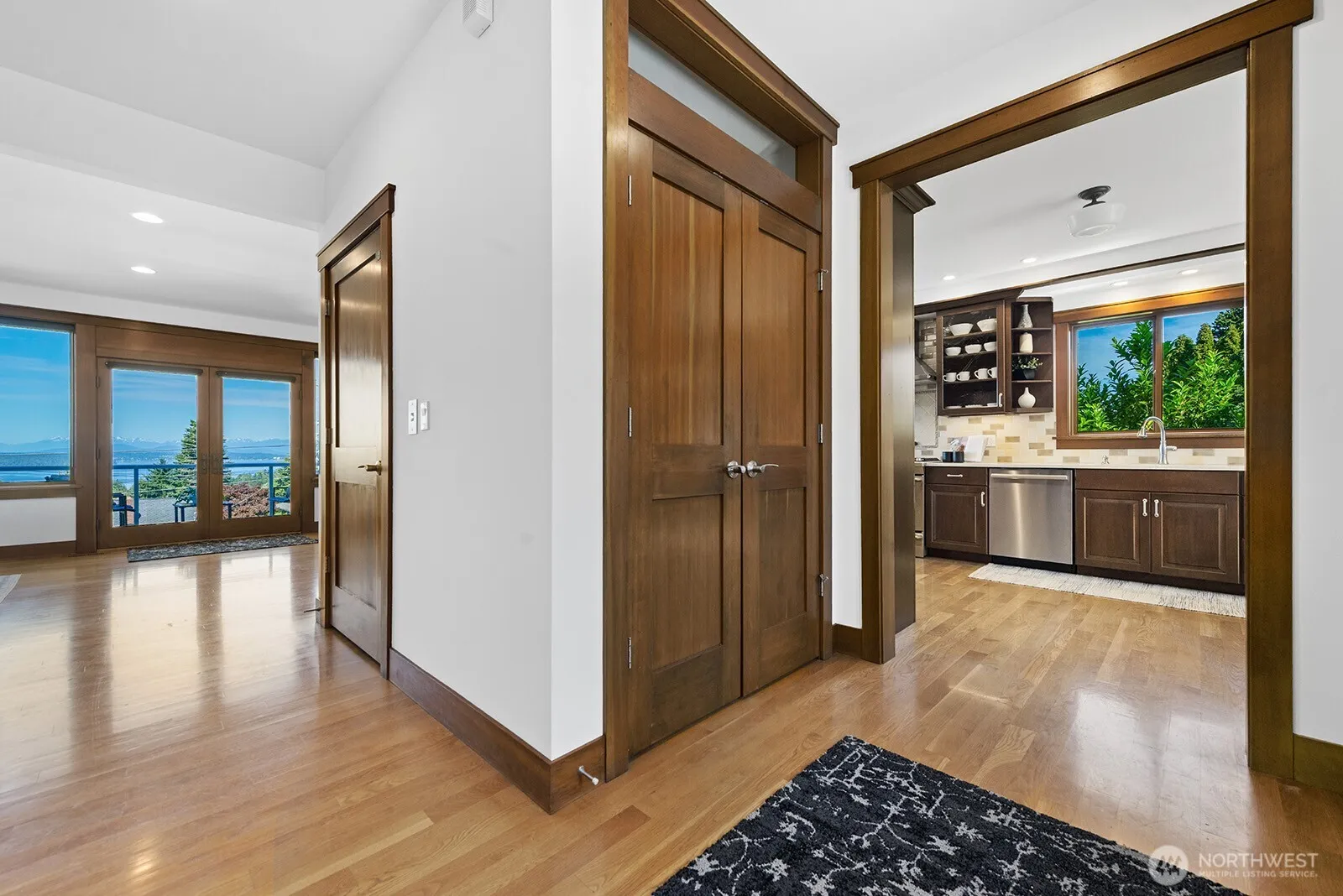 Property photo for 6521 38th Avenue Sw, Seattle photo 5