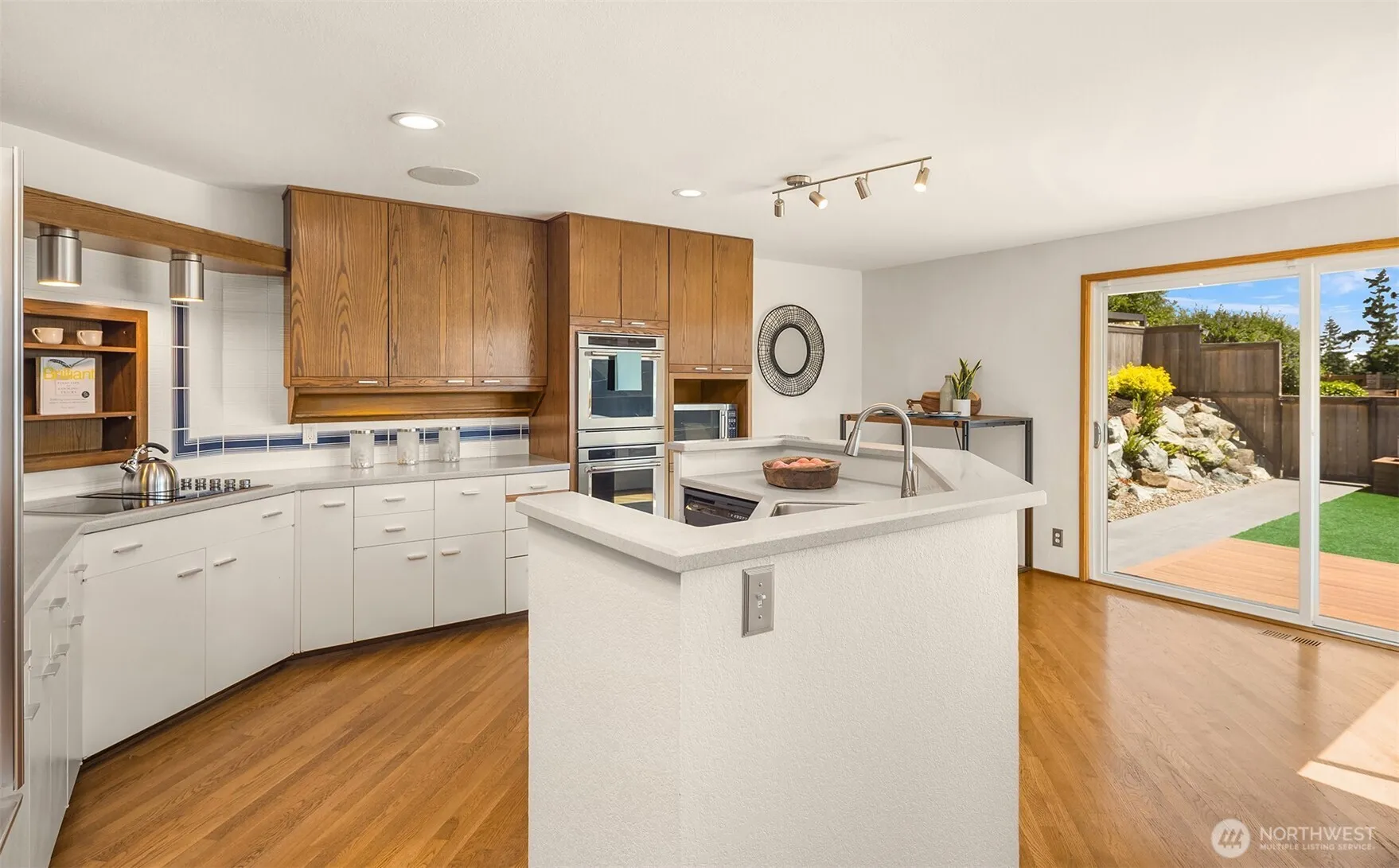 Property photo for 4142 52nd Avenue Sw, Seattle photo 5