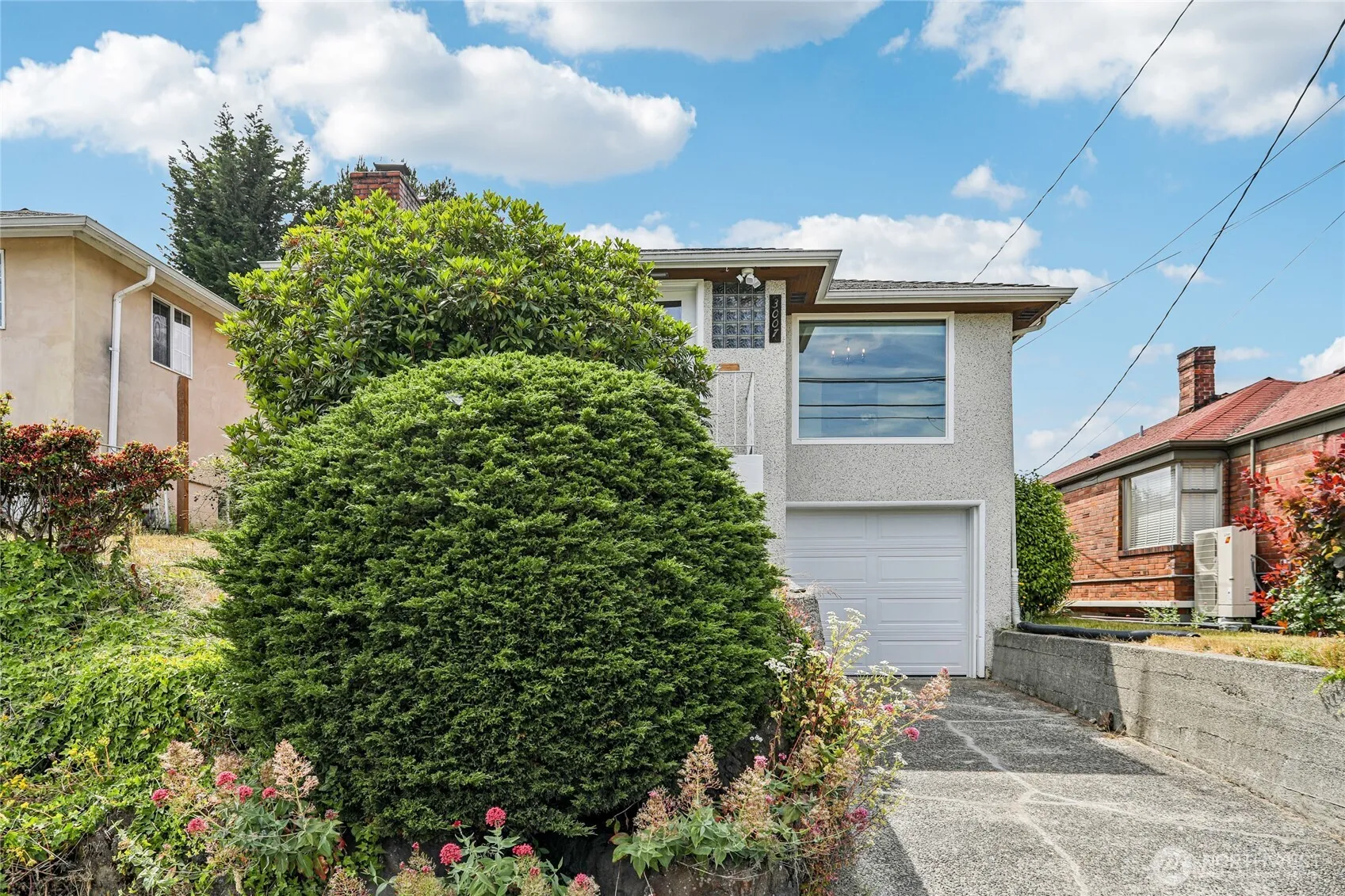 Property photo for 3007 23rd Avenue S, Seattle photo 5