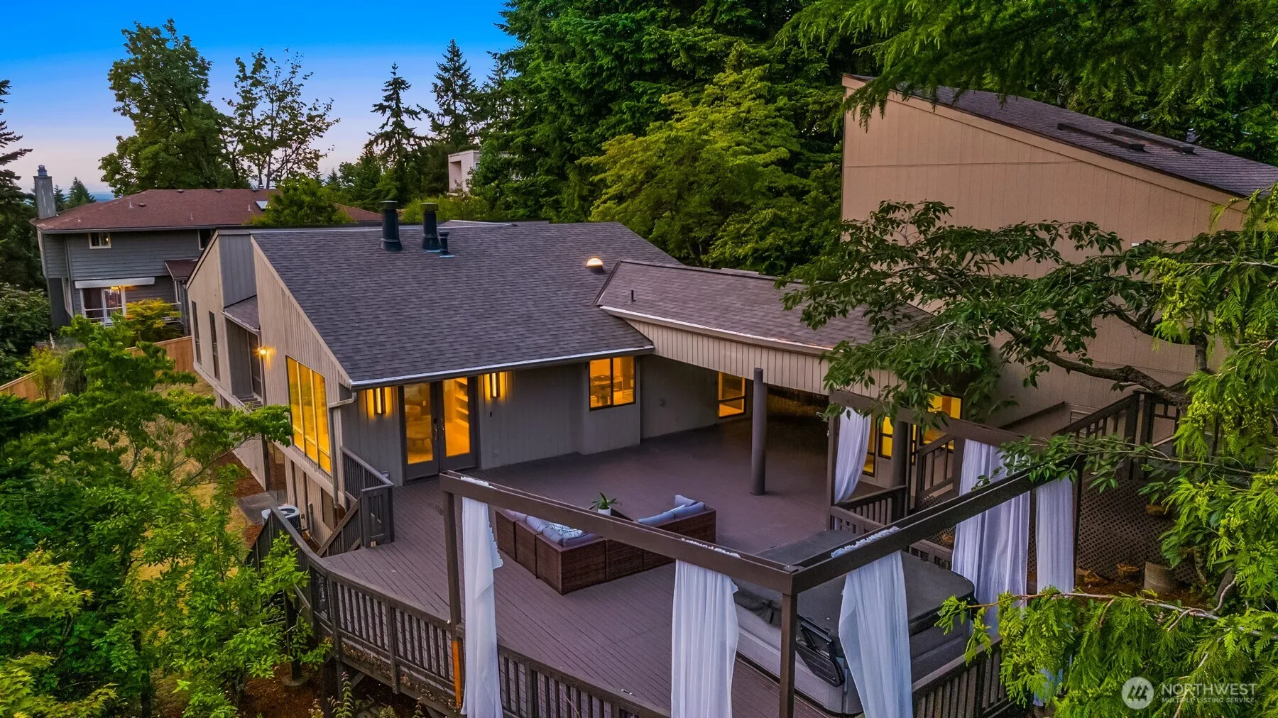 Property photo for 14318 Se 49th Street, Bellevue