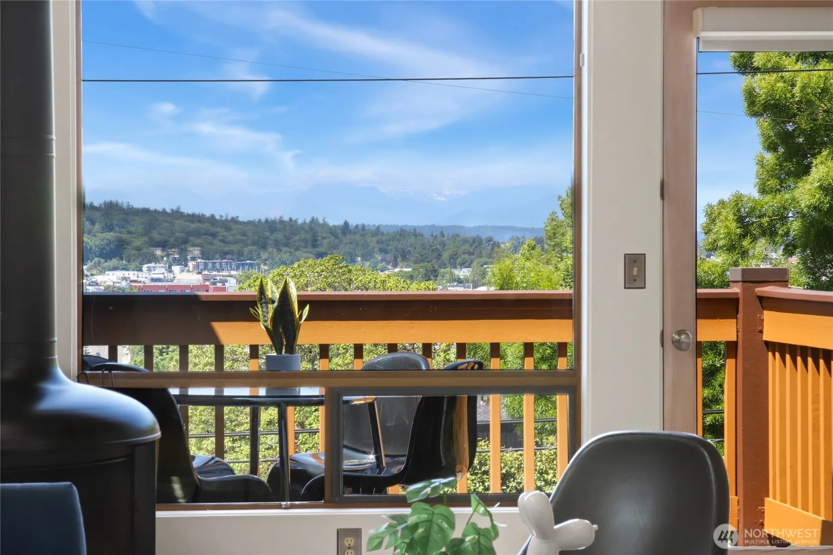 Property photo for 4618 3rd Avenue Nw #3, Seattle photo 5