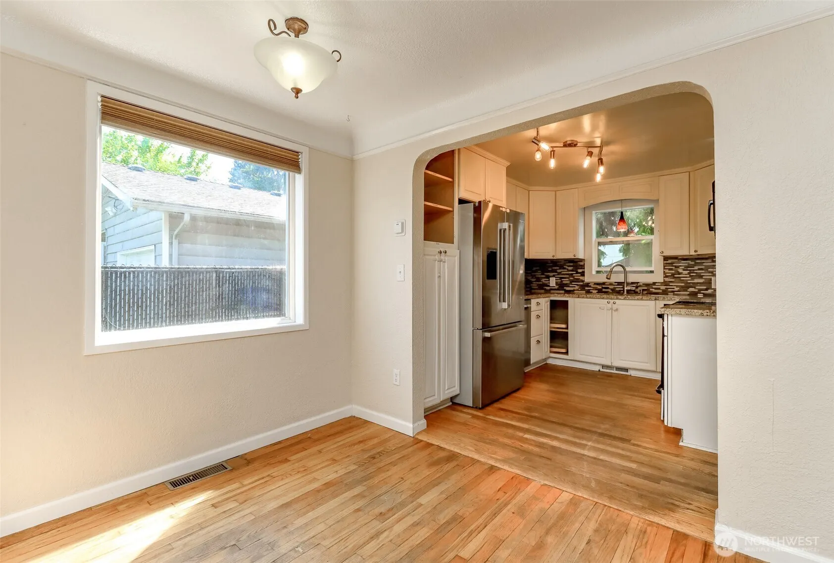 Property photo for 8416 Fawcett Avenue, Tacoma photo 5