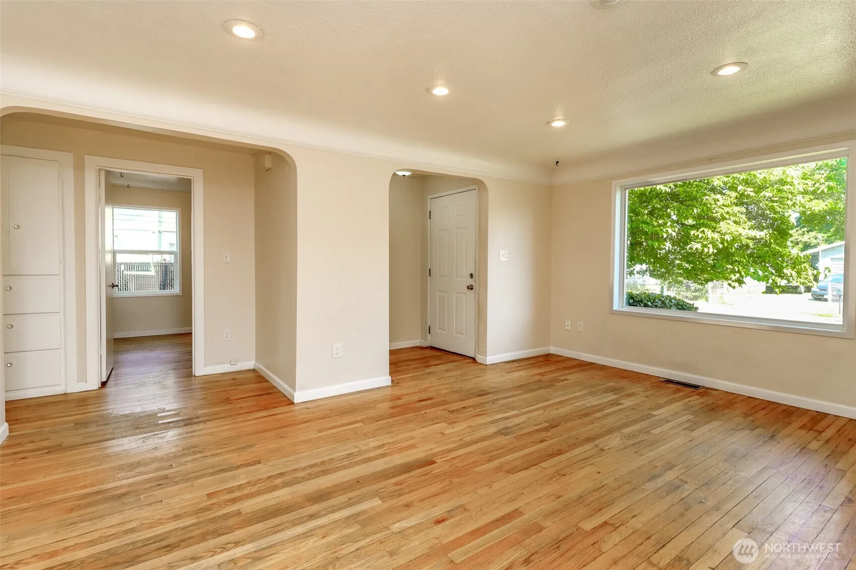 Property photo for 8416 Fawcett Avenue, Tacoma photo 2