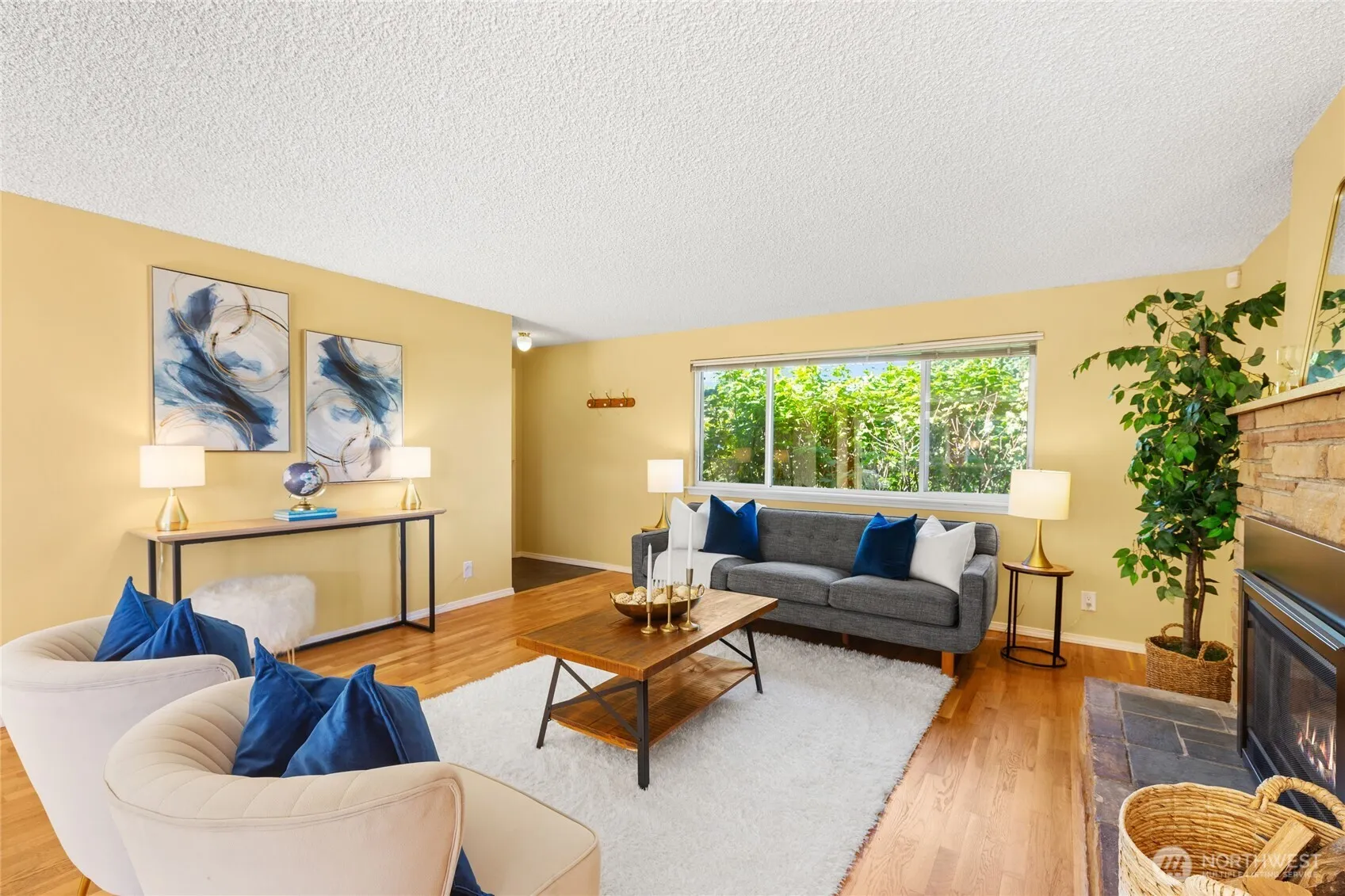 Property photo for 8438 7th Avenue Sw, Seattle photo 4