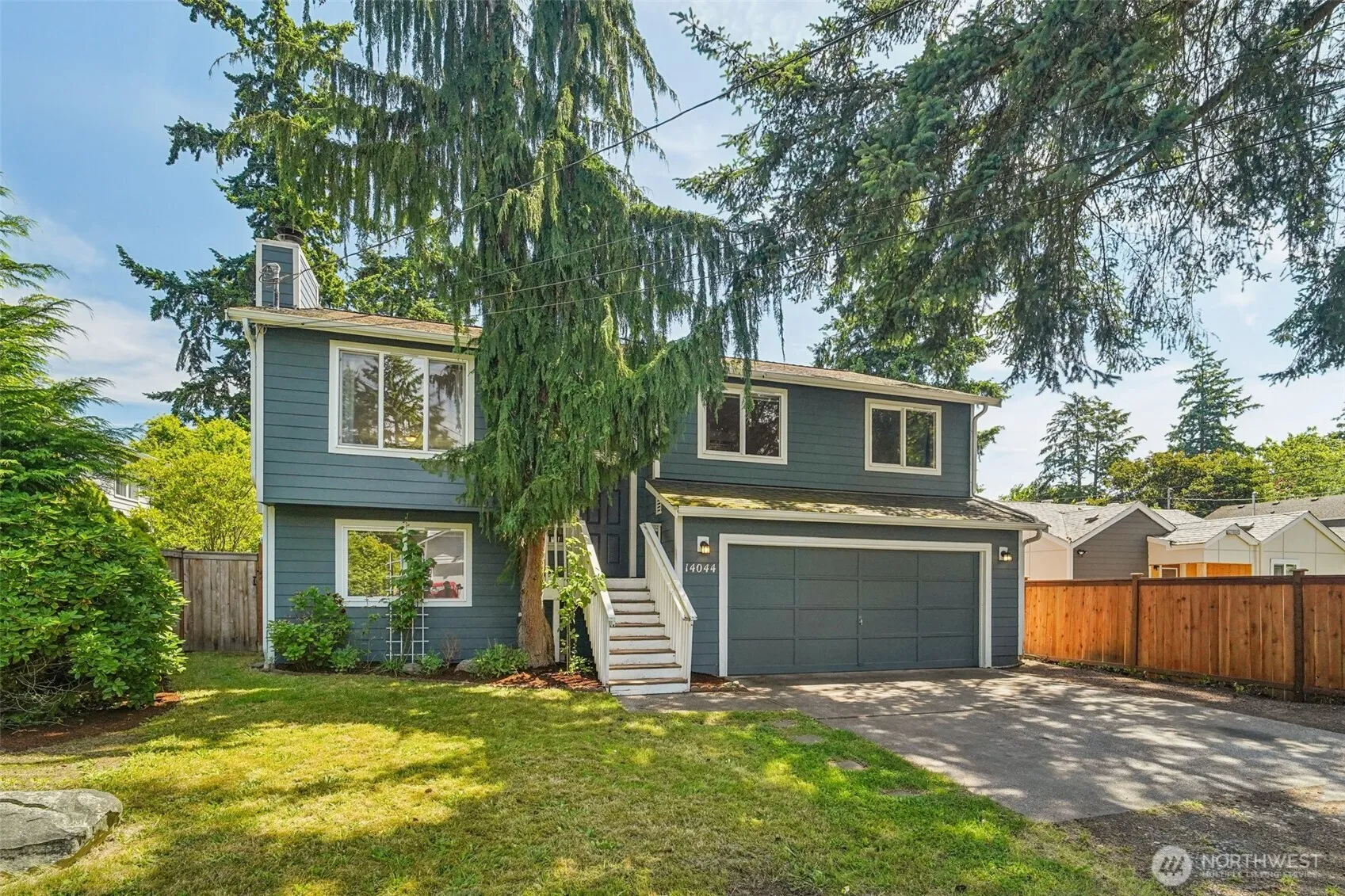 Property photo for 14044 Wayne Place N, Seattle photo 2