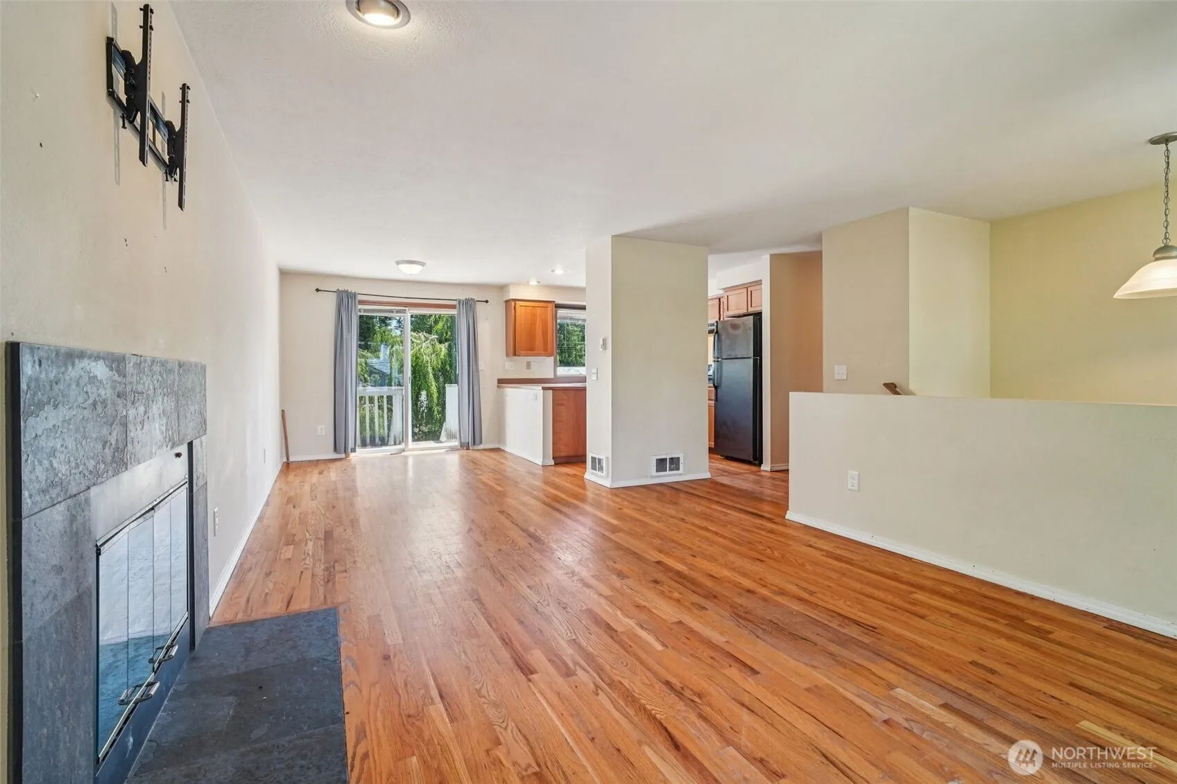 Property photo for 14044 Wayne Place N, Seattle photo 4