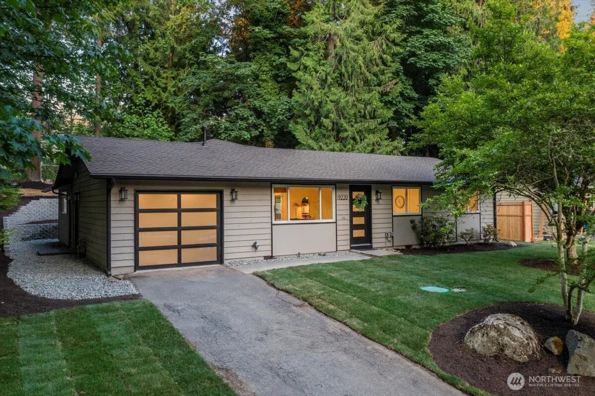 9220 211th Place Ne, Redmond