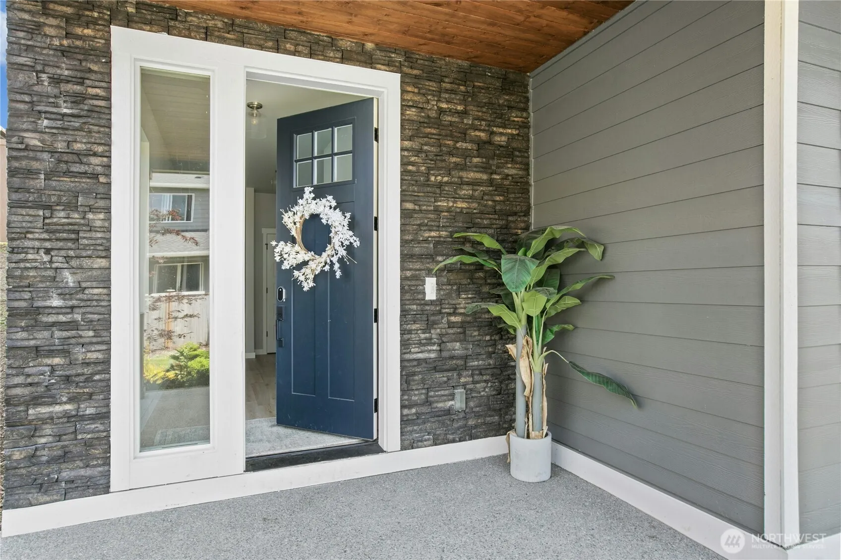 Property photo for 6725 43rd Street Ne, Marysville photo 2