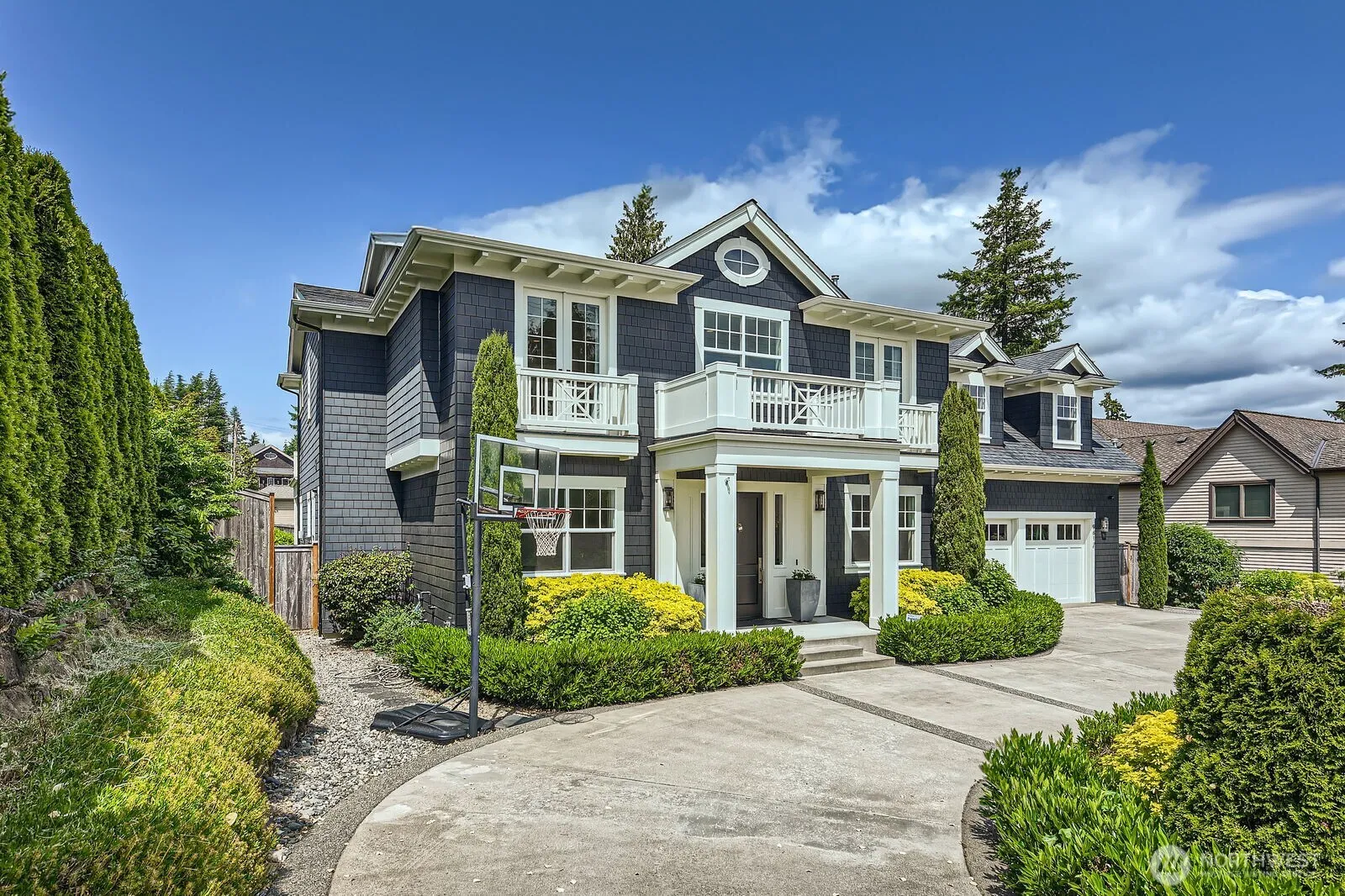 Property photo for 9812 Ne 14th Street, Bellevue