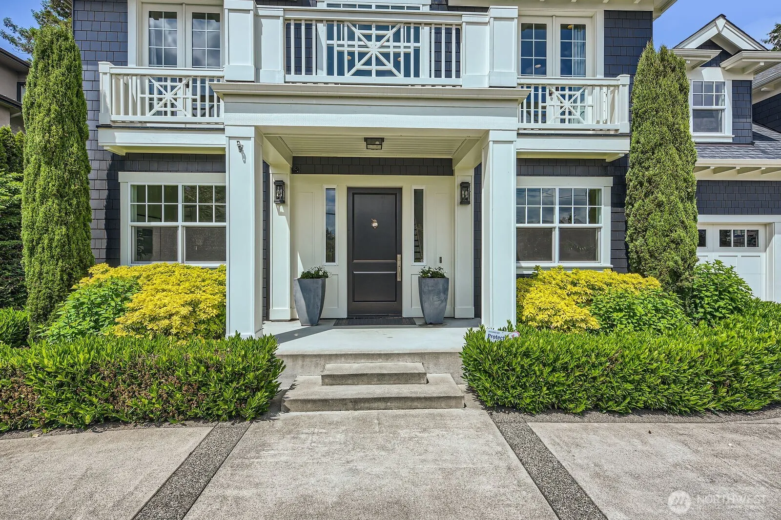 Property photo for 9812 Ne 14th Street, Bellevue photo 3