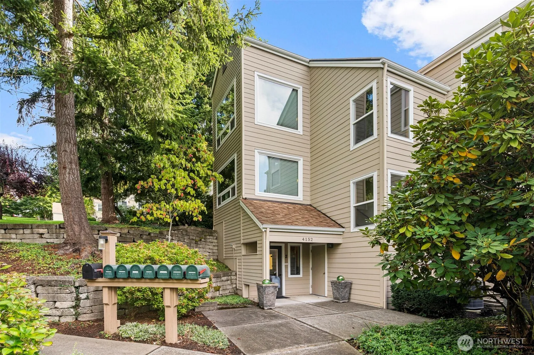 Property photo for 4152 Providence Point Dr Se #207, Issaquah photo 2