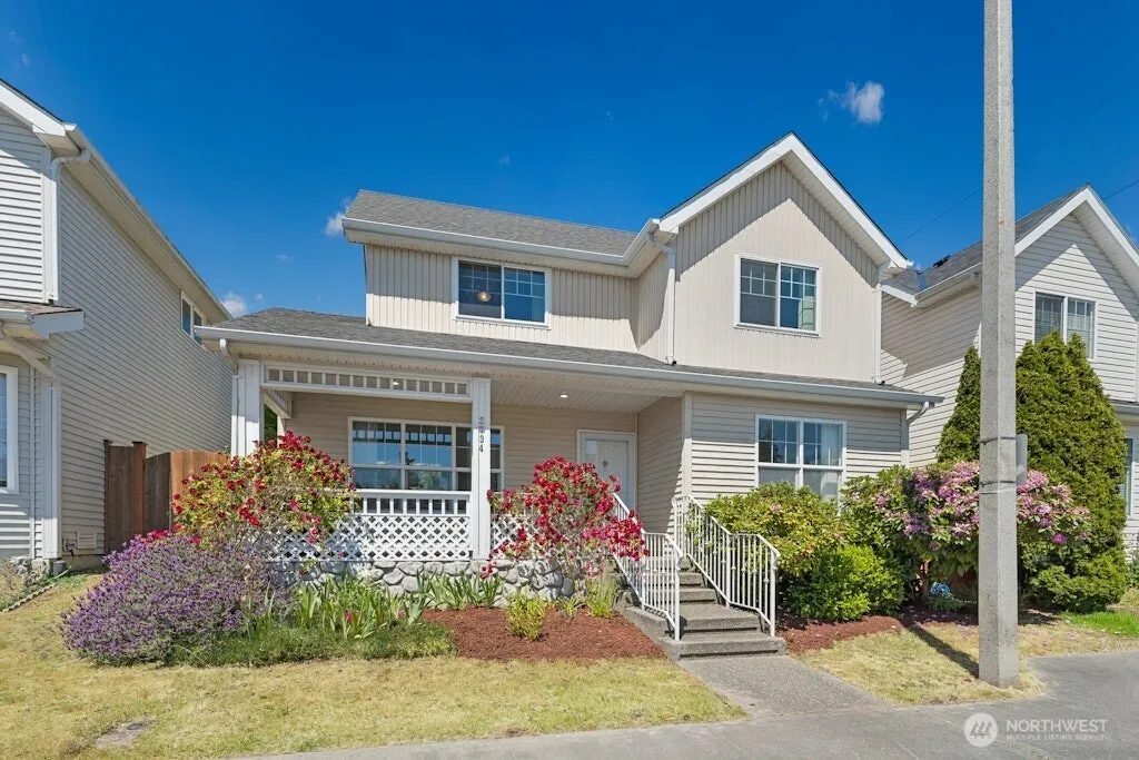 Property photo for 3734 Ne 5th Place, Renton
