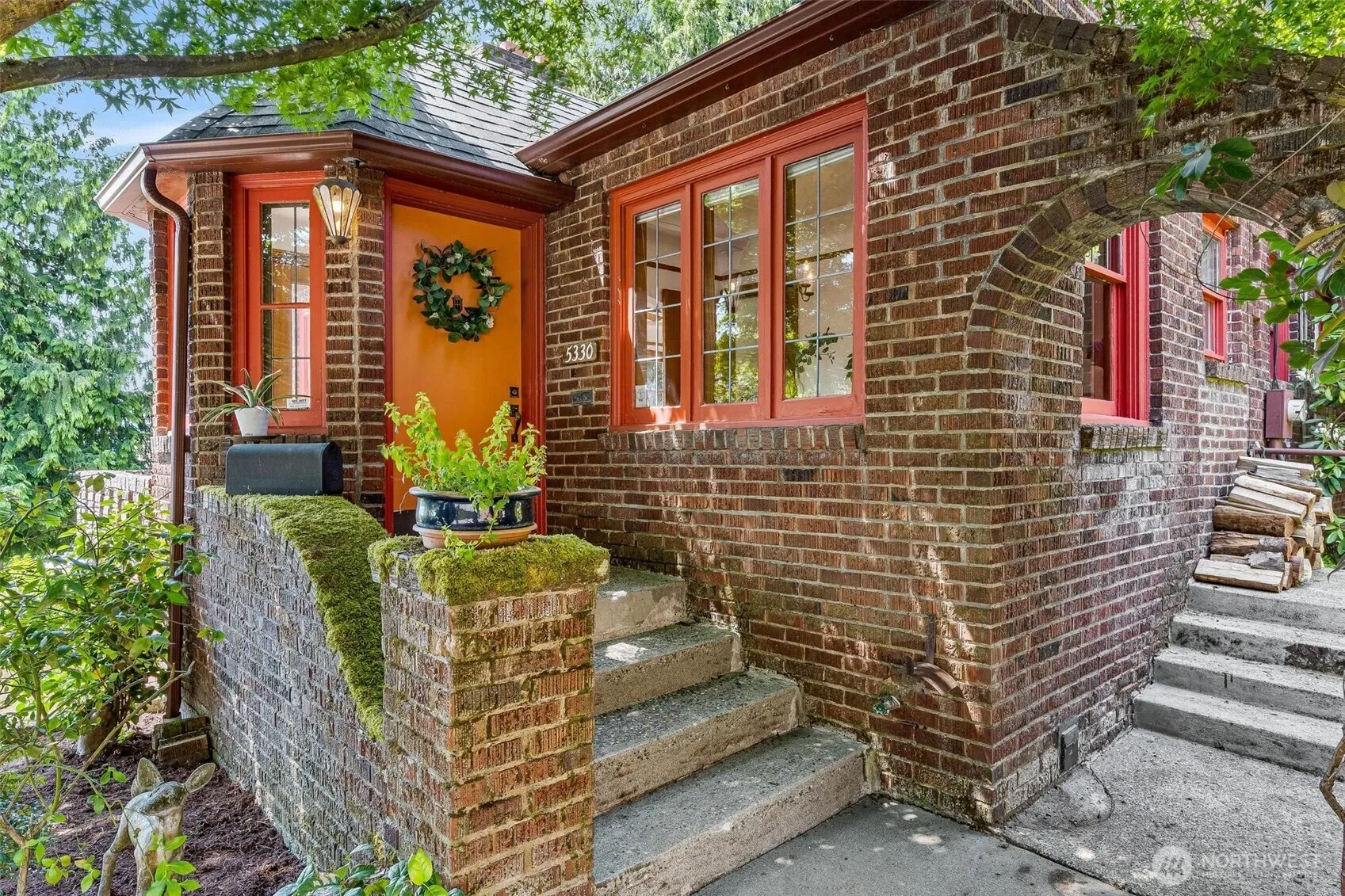 Property photo for 5330 Sw Lander Street, Seattle