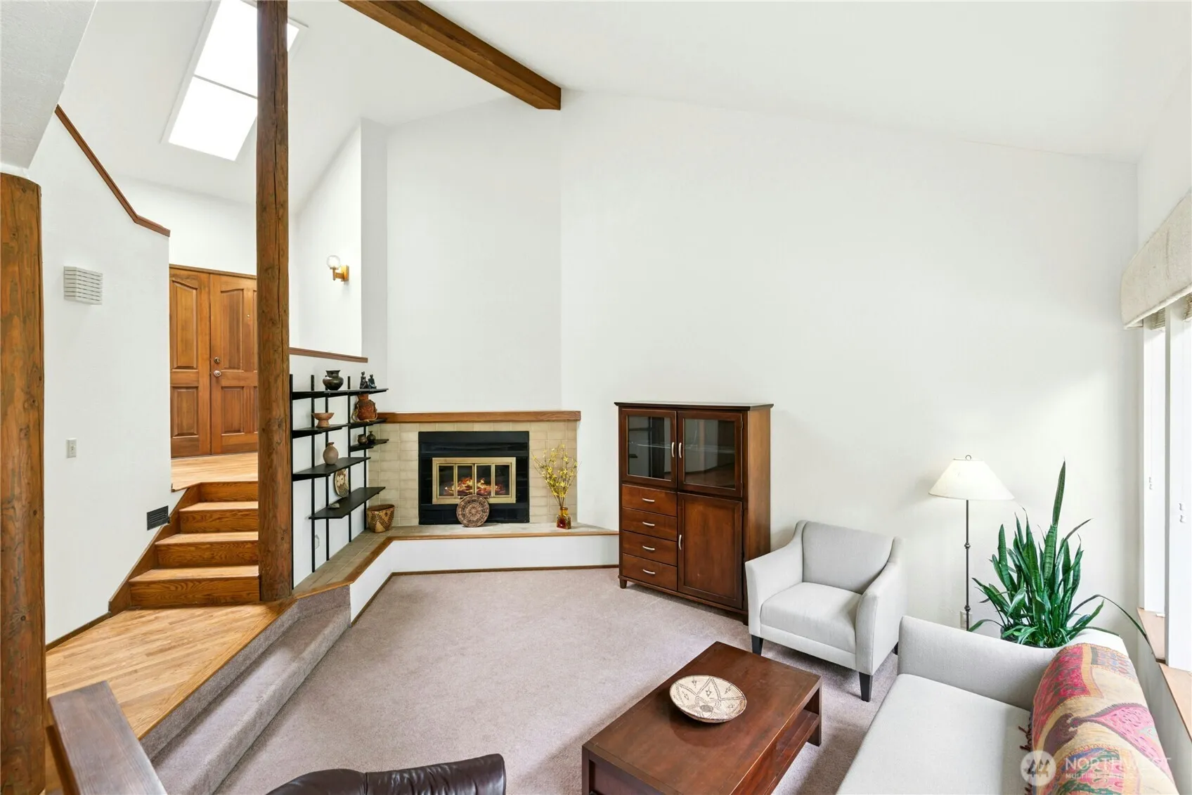 Property photo for 3 143rd Avenue Se, Bellevue photo 3