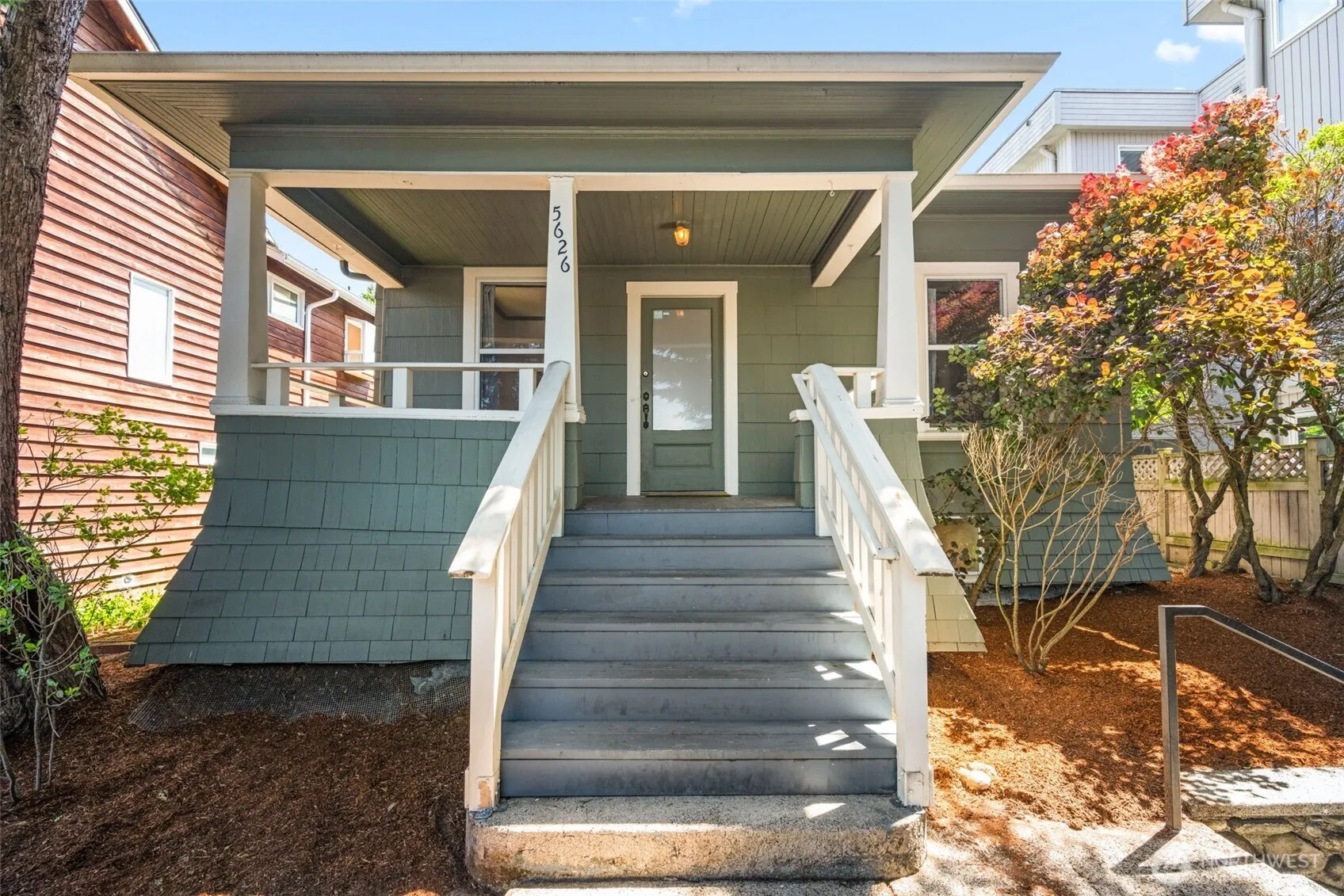 Property photo for 5626 Roosevelt Way Ne, Seattle