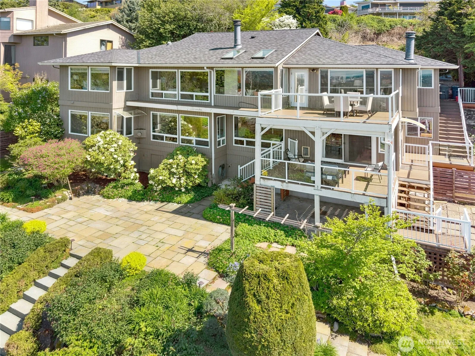 Property photo for 13712 Se 44th Street, Bellevue photo 3