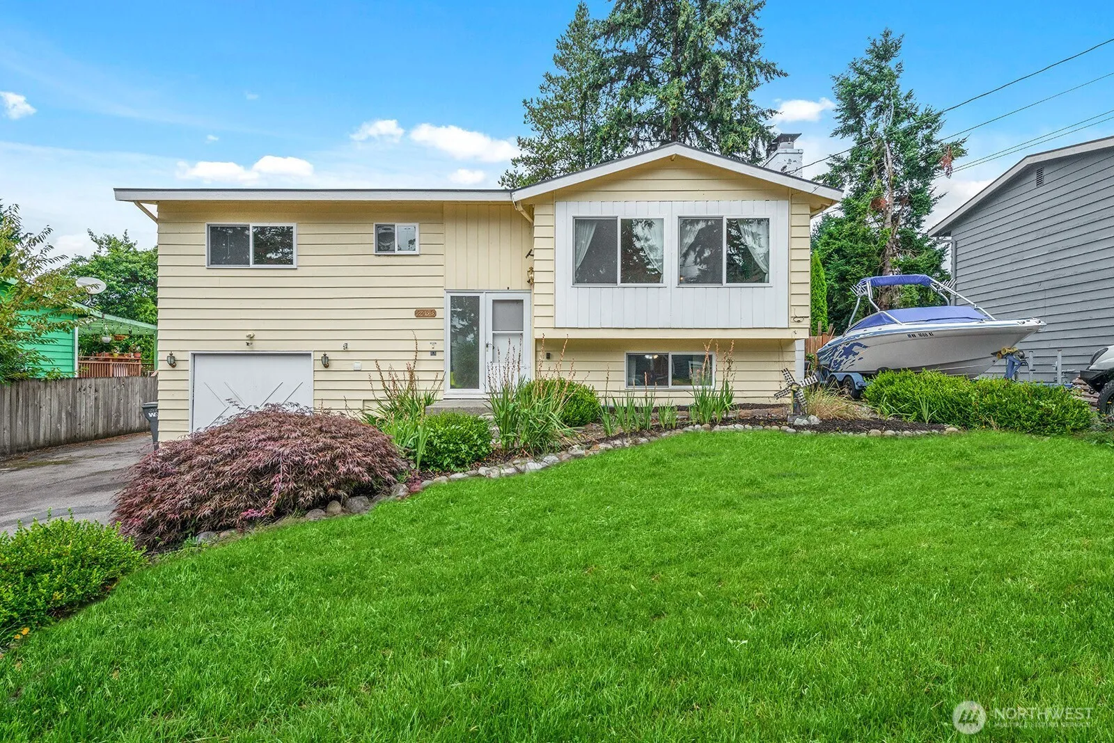 Property photo for 2433 199th Place Sw, Lynnwood