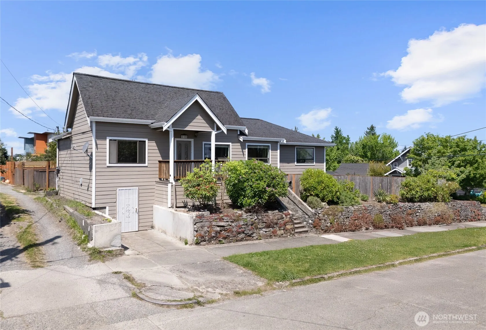Property photo for 5709 51st Avenue S, Seattle photo 2