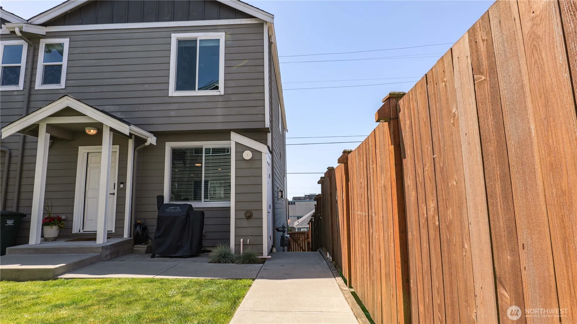 Property photo for 2620 Grand Ave #d, Everett photo 3