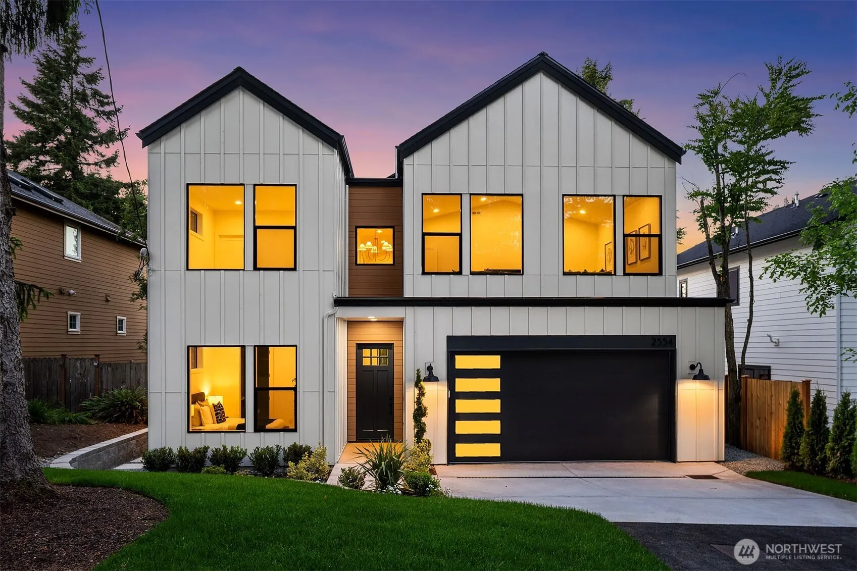 Property photo for 2554 Ne 91st Street, Seattle