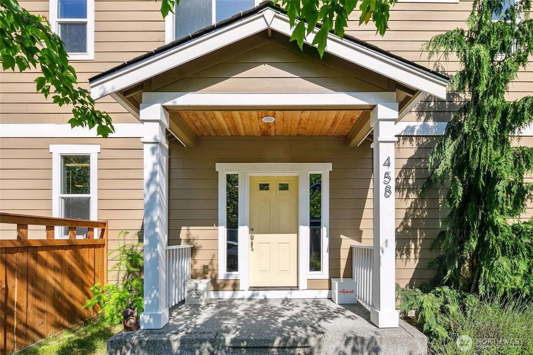 Property photo for 458 Se 111th Place, Seattle photo 2