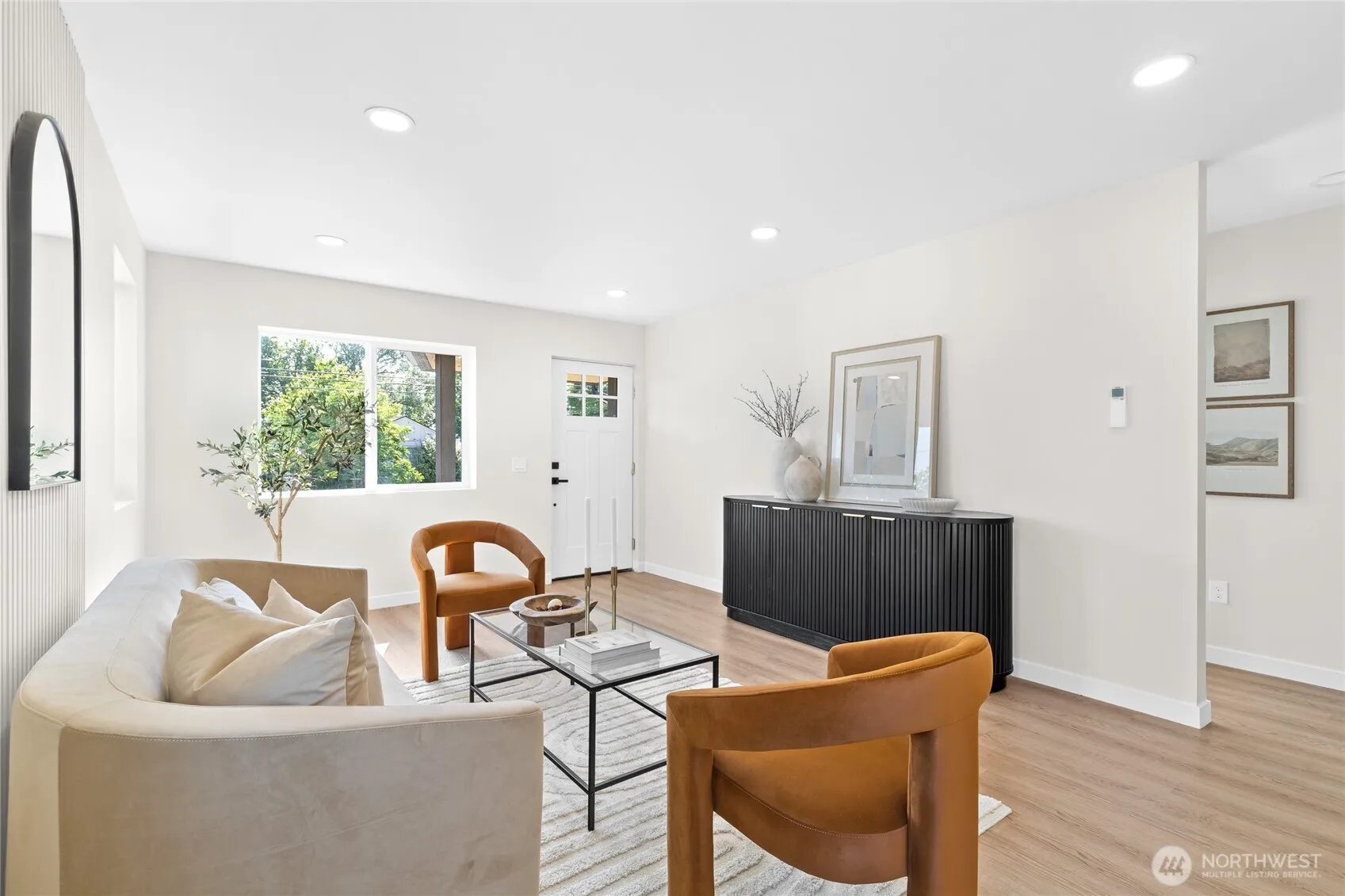 Property photo for 5041 Bowen Place S, Seattle photo 4