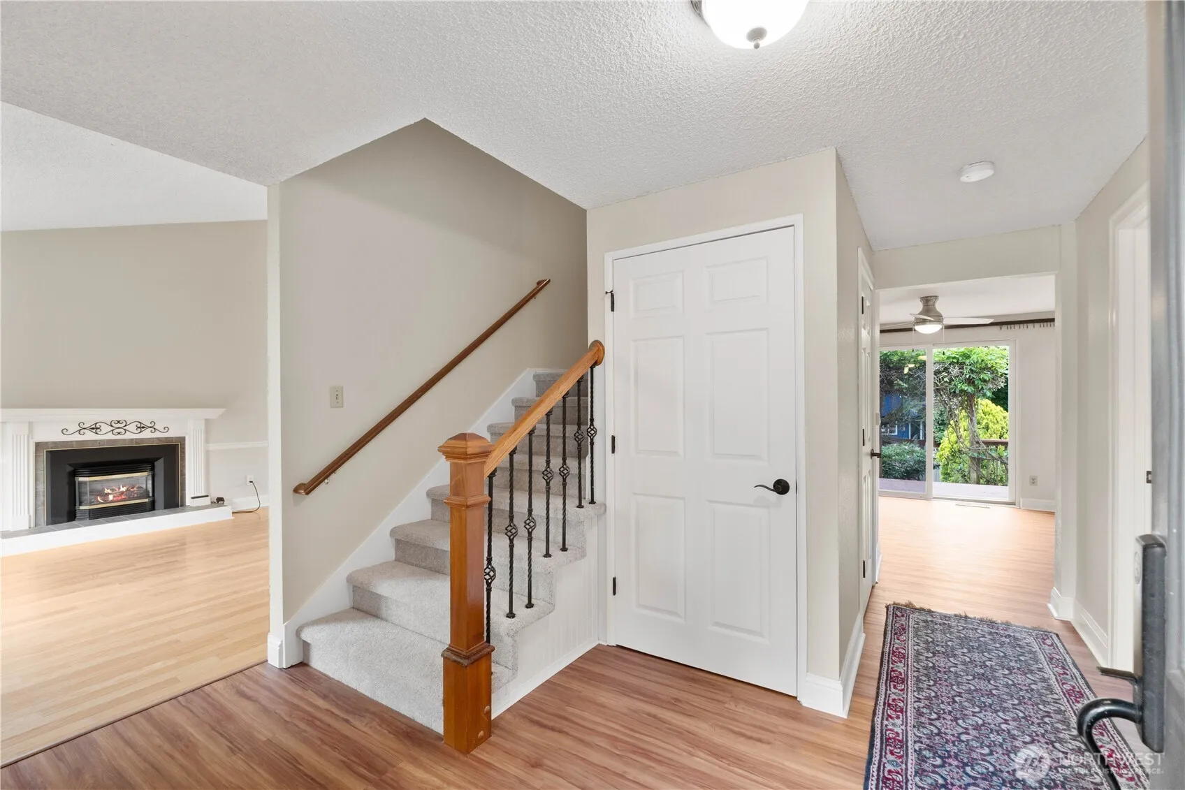 Property photo for 33205 32nd Place Sw, Federal Way photo 3