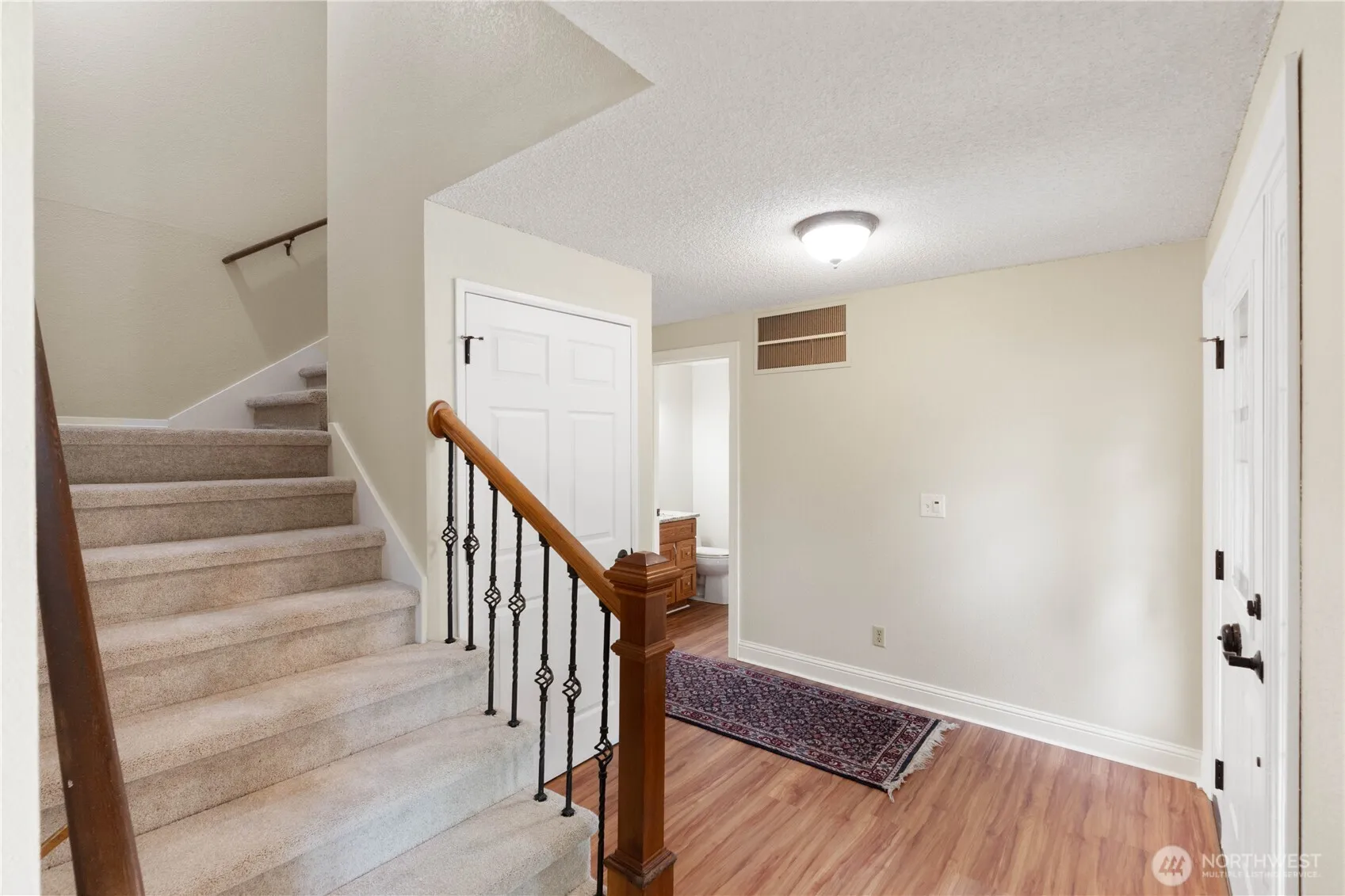 Property photo for 33205 32nd Place Sw, Federal Way photo 5