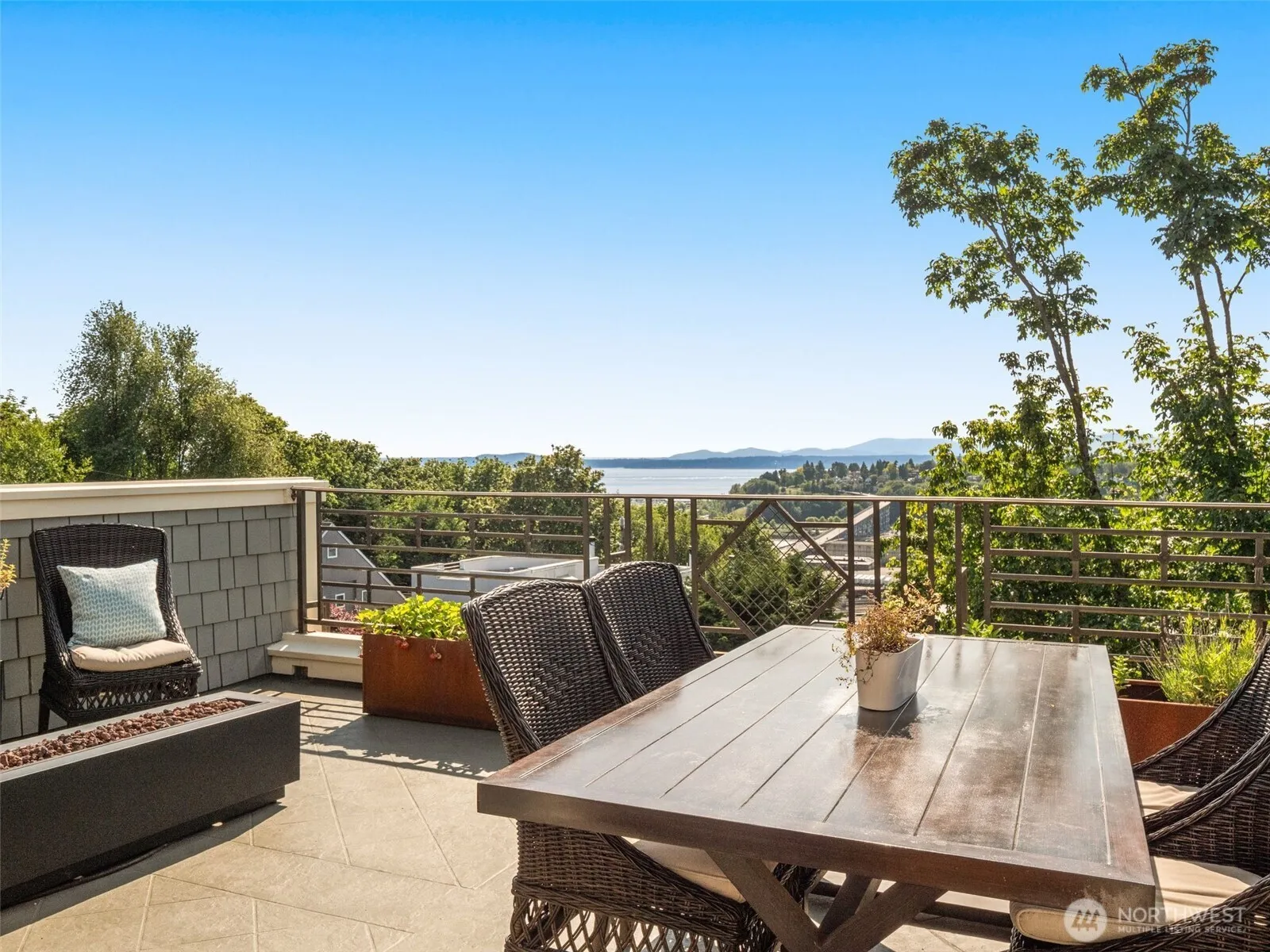 Property photo for 1818 12th Avenue W, Seattle
