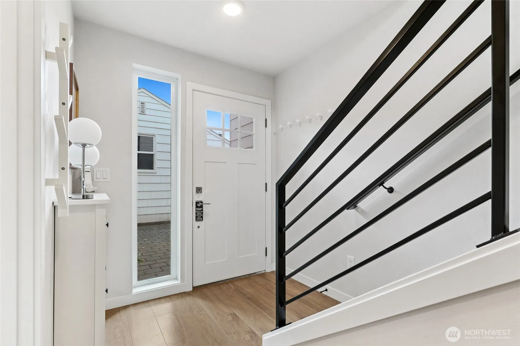Property photo for 6014 40th Avenue Ne #b, Seattle photo 4