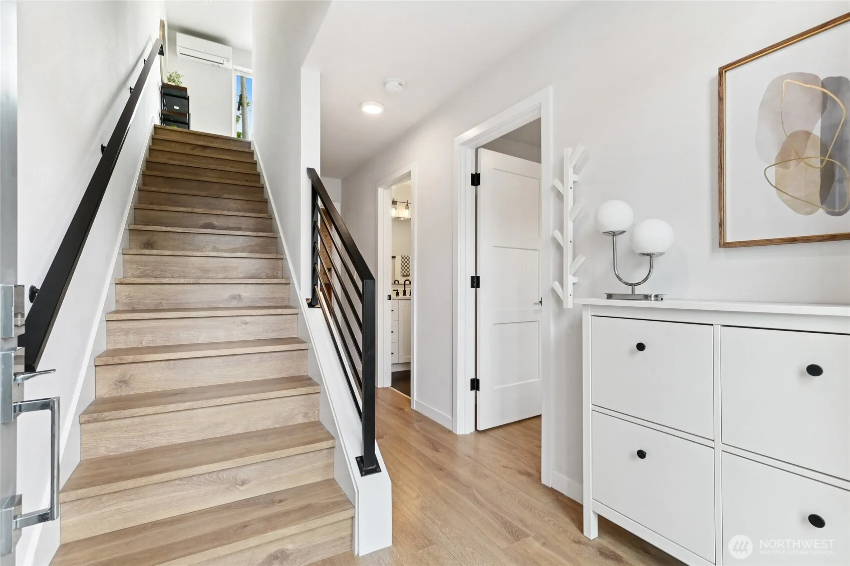 Property photo for 6014 40th Avenue Ne #b, Seattle photo 3