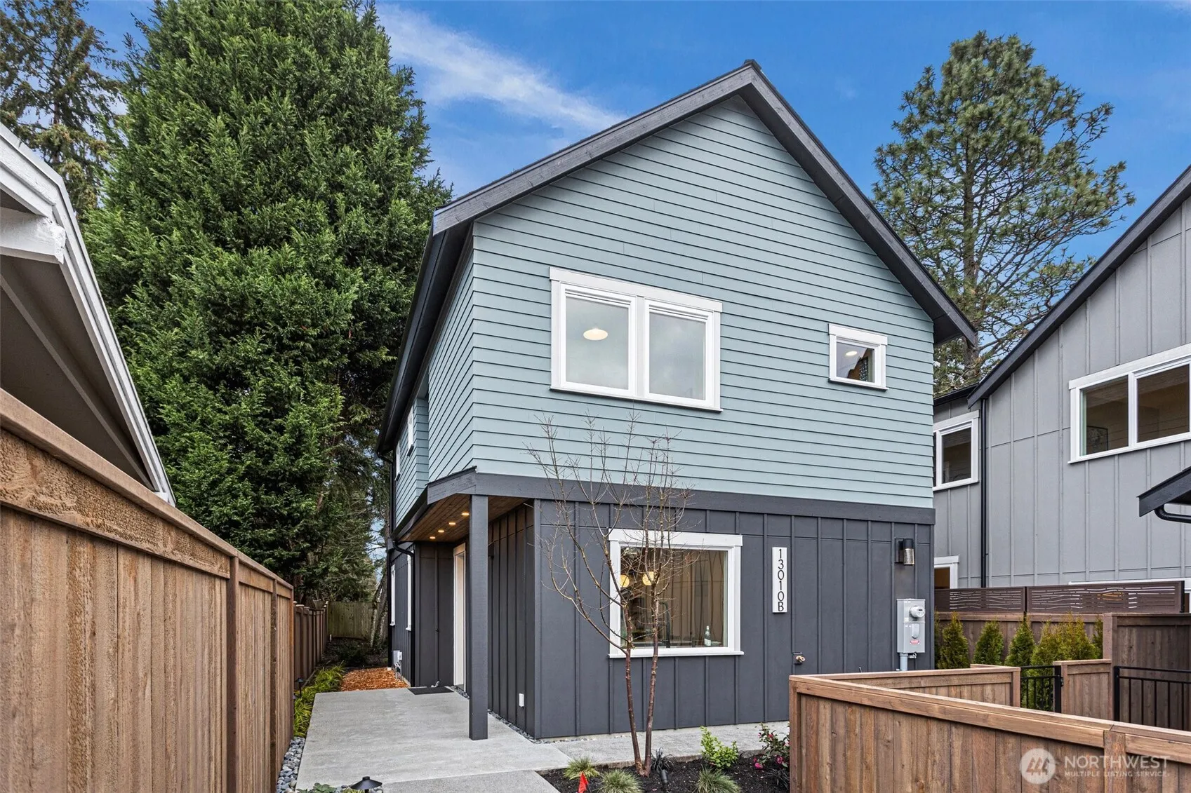 Property photo for 13010 Ne 113th Street #b, Kirkland