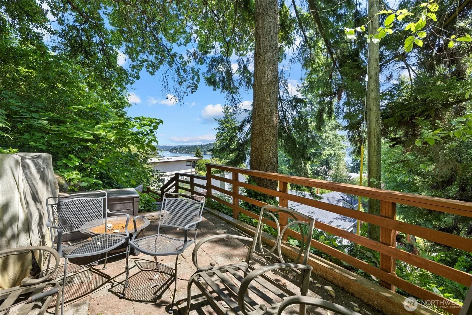Property photo for 13221 42nd Avenue Ne, Seattle photo 4
