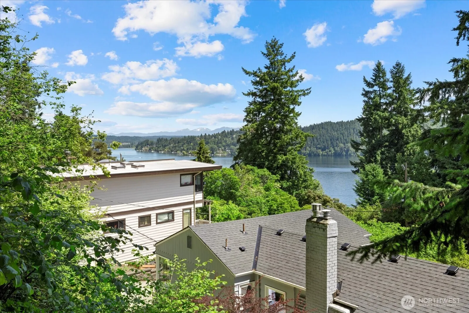 Property photo for 13221 42nd Avenue Ne, Seattle photo 5