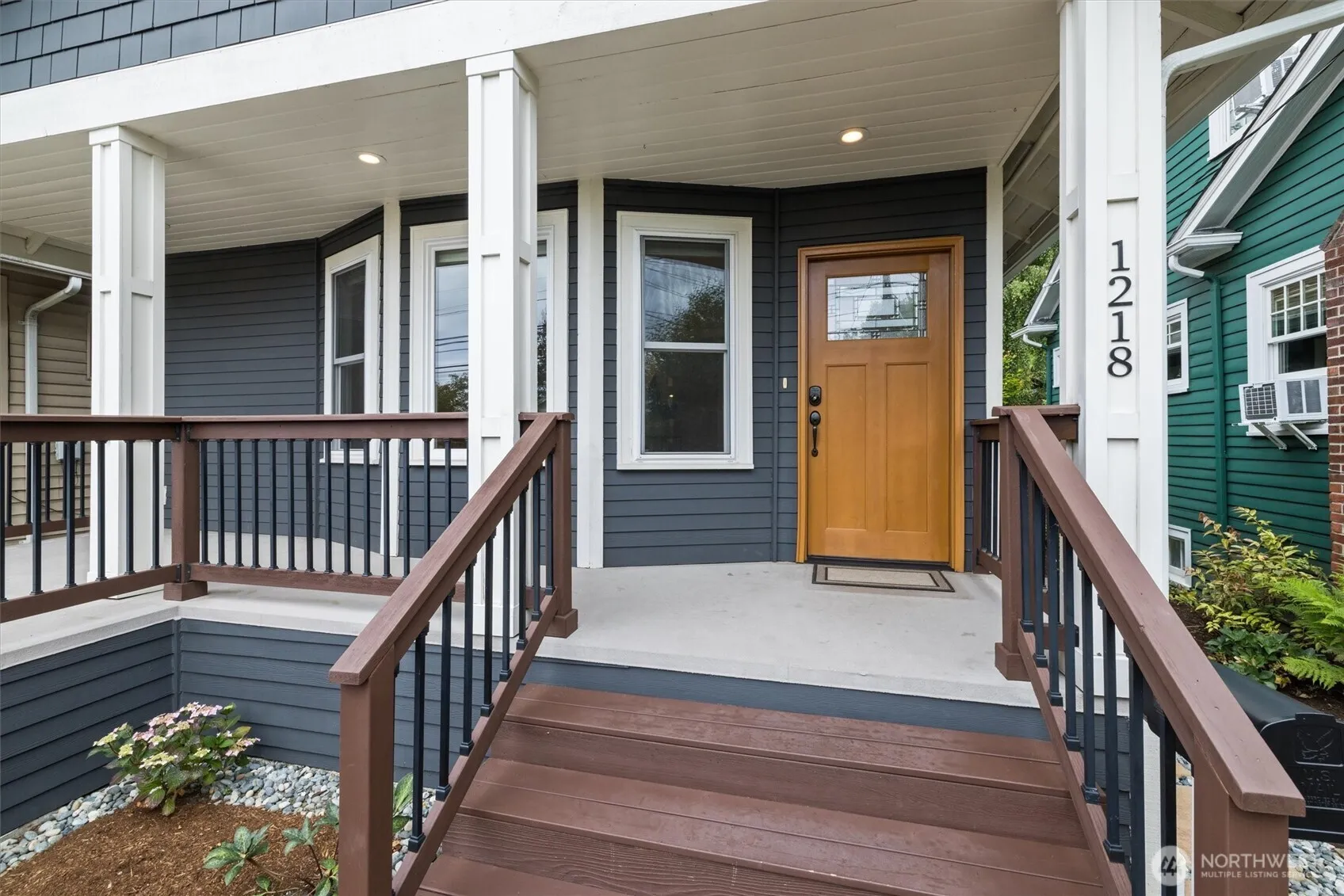 Property photo for 1218 Ne 69th Street, Seattle photo 3