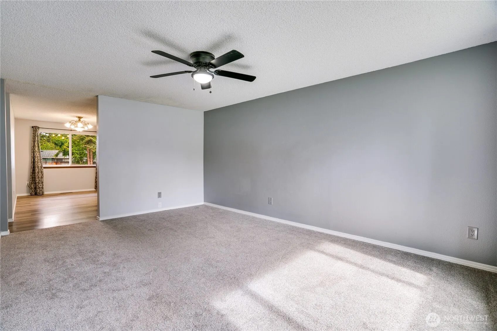 Property photo for 15812 12th Avenue Ct E, Tacoma photo 3