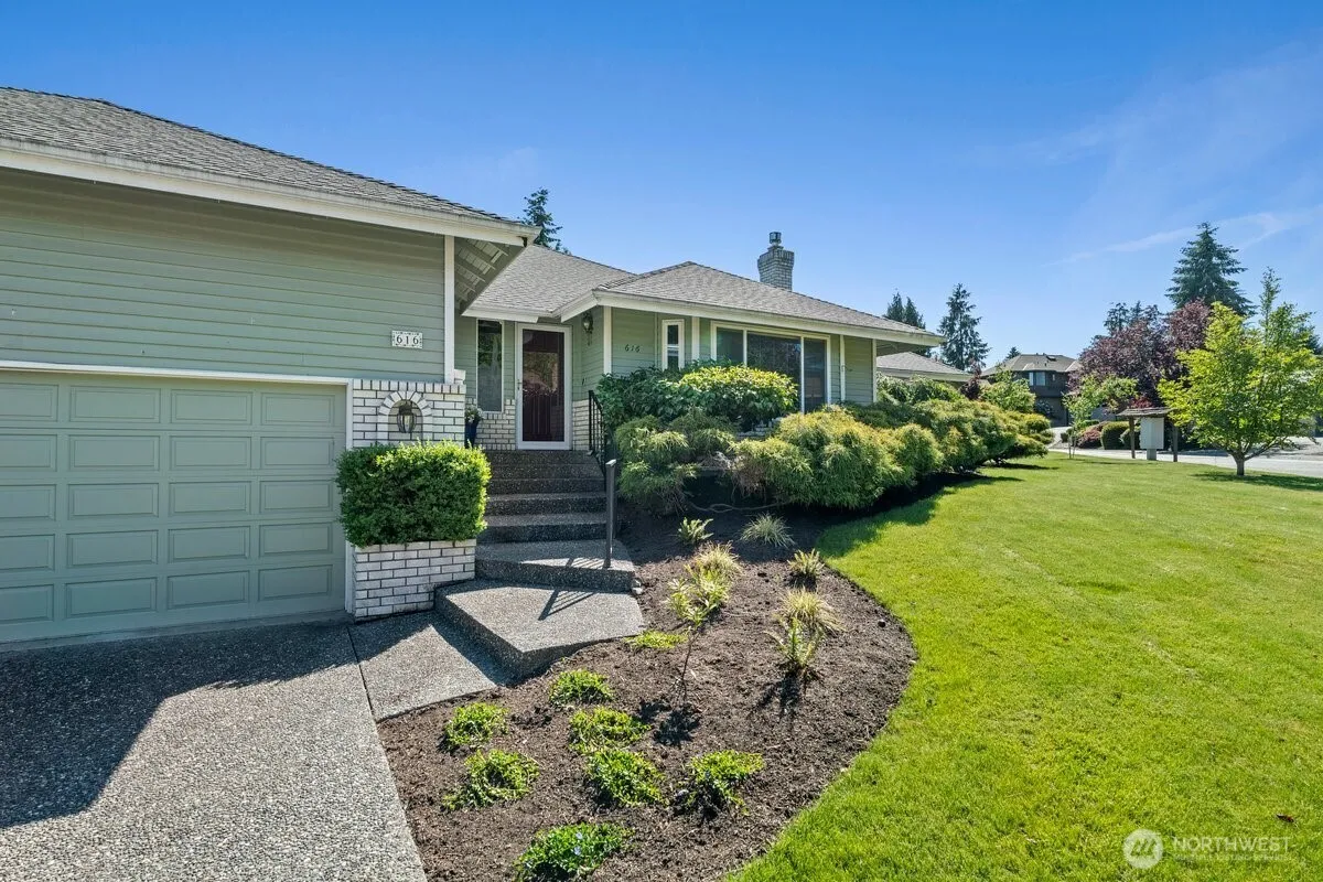 Property photo for 616 152nd Place Sw, Lynnwood photo 2