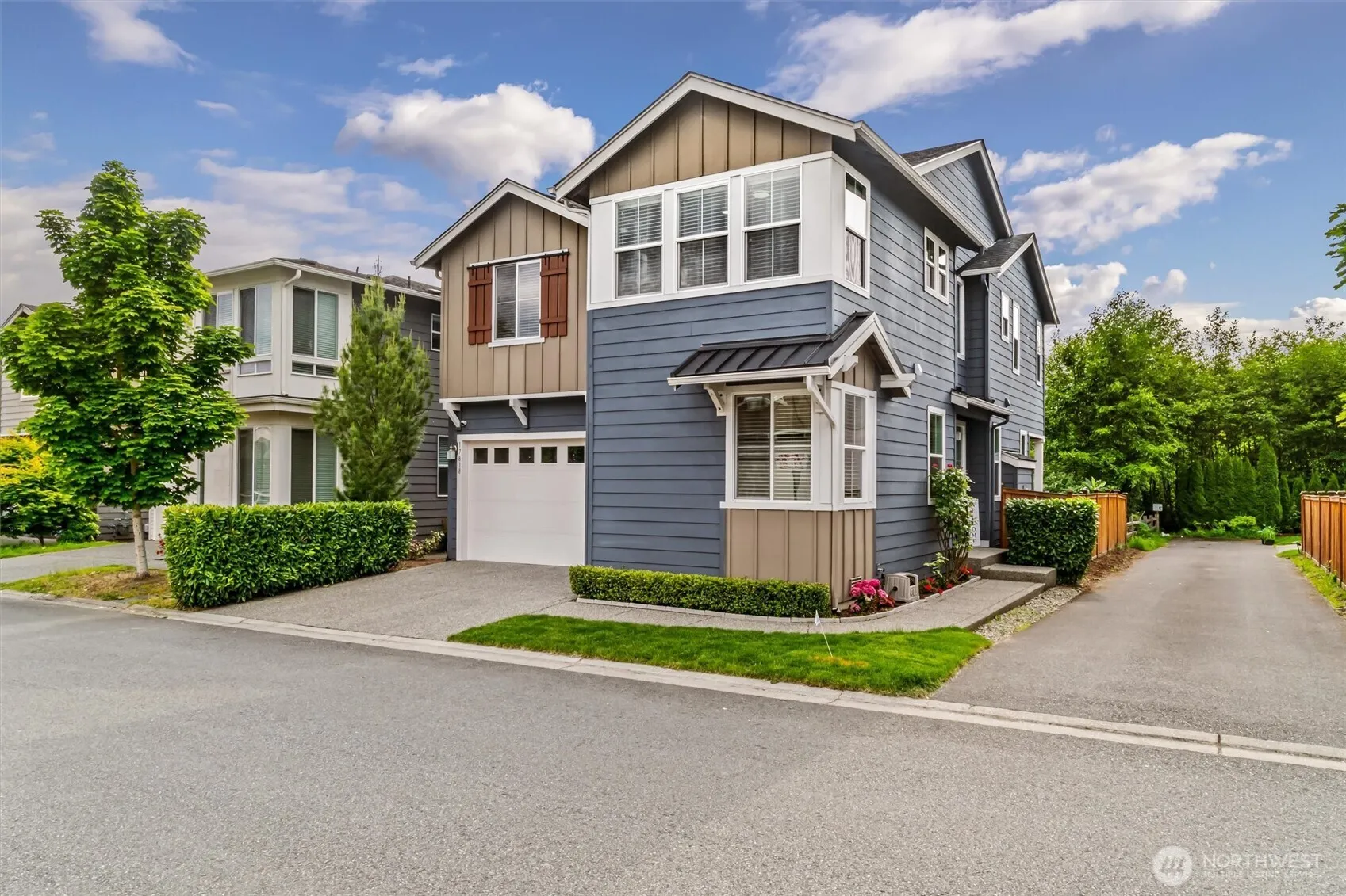 Property photo for 17818 38th Drive Se, Bothell photo 2