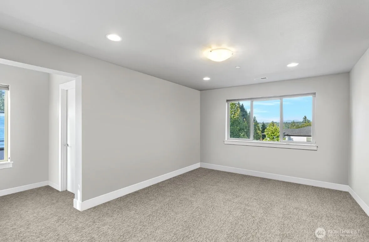 Property photo for 13695 Ne 100th Court, Kirkland photo 5