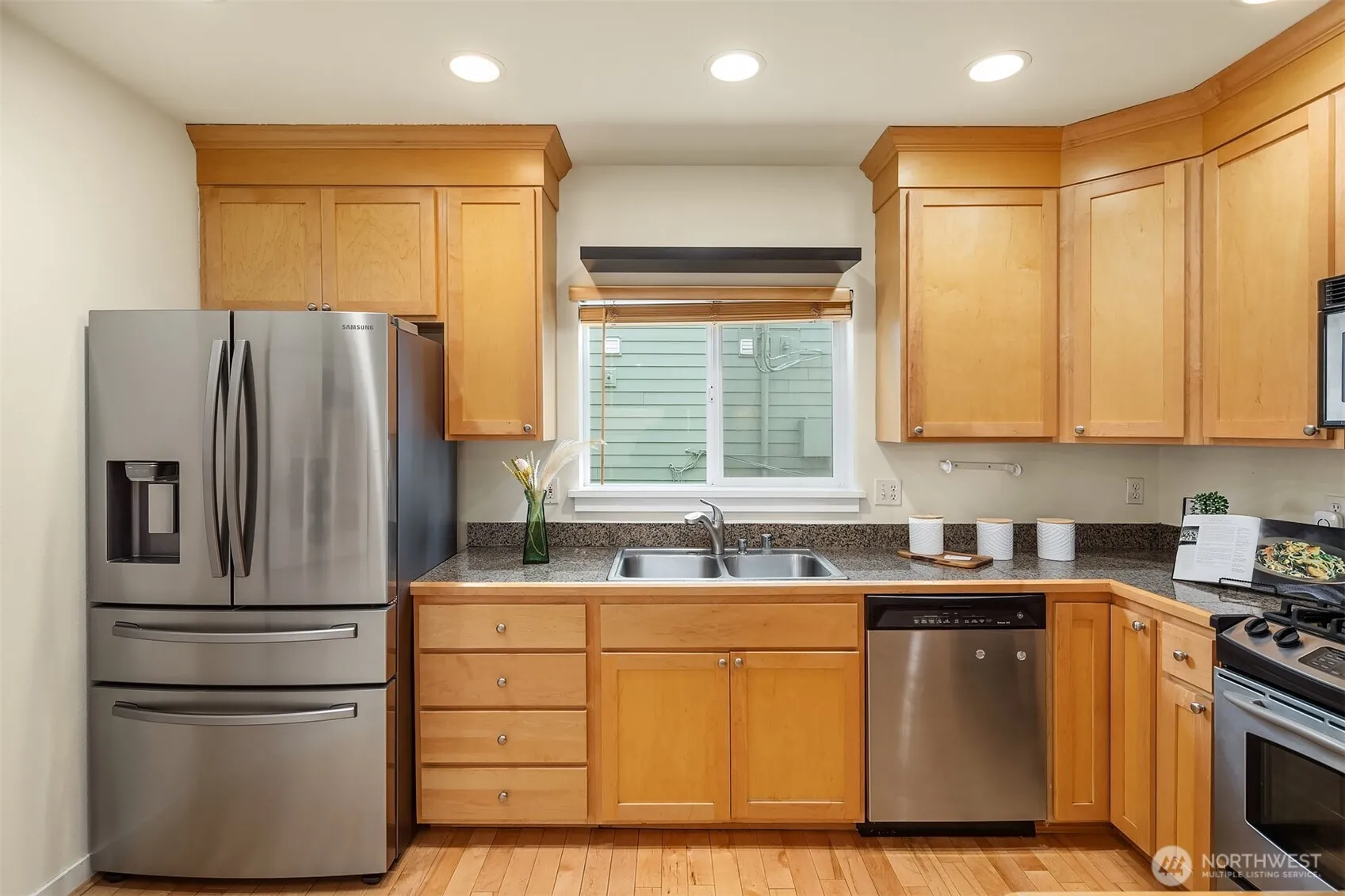 Property photo for 7321 47th Avenue Sw #b, Seattle photo 5