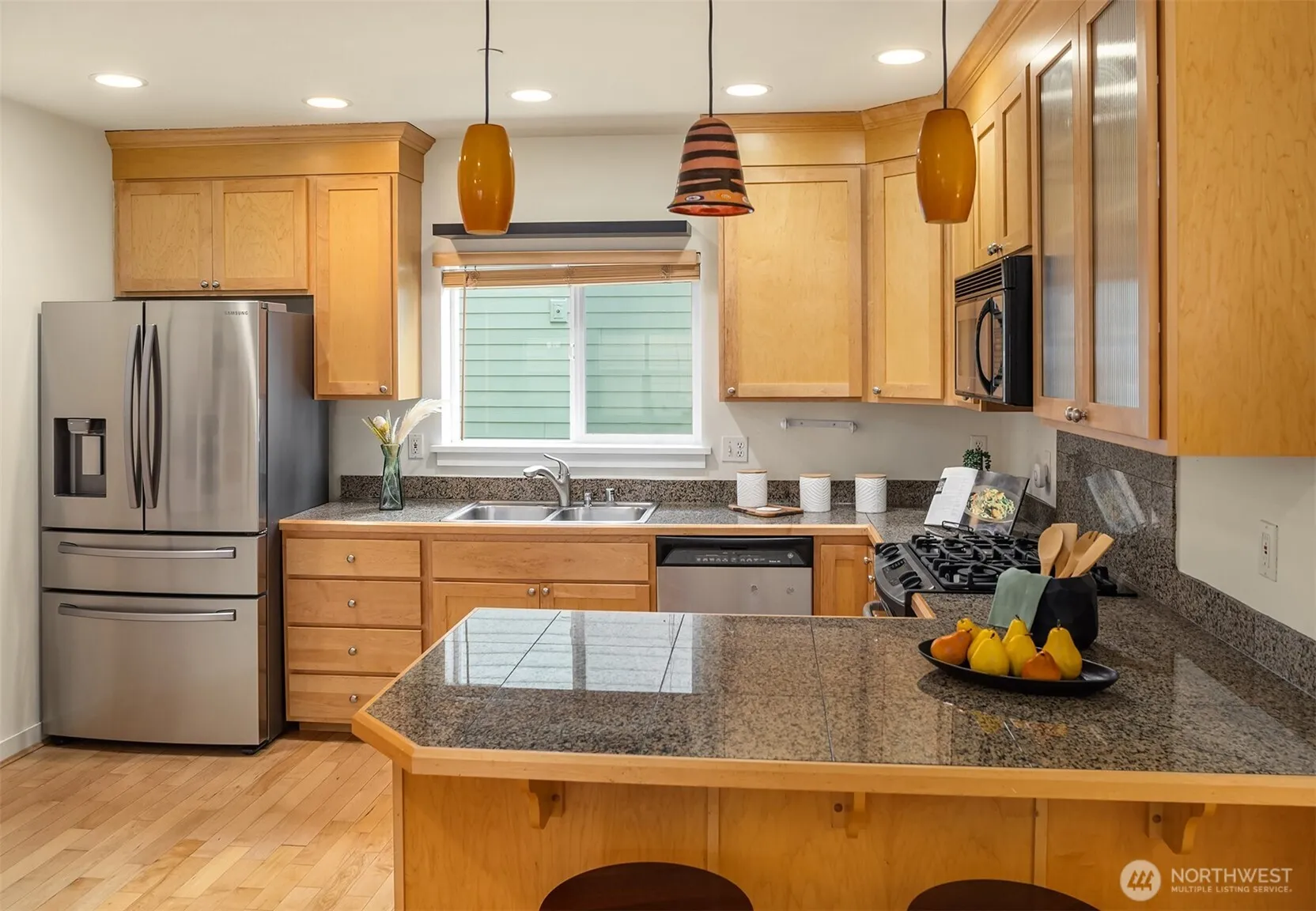 Property photo for 7321 47th Avenue Sw #b, Seattle photo 4