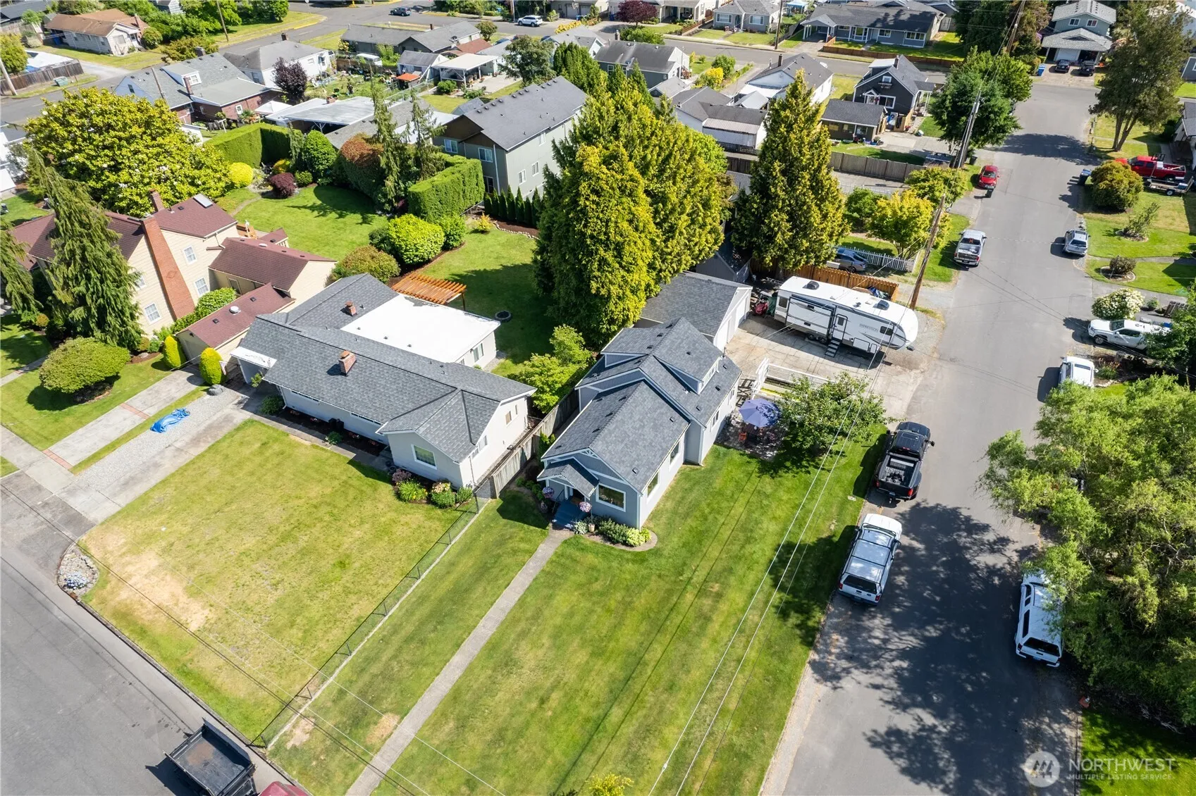 Property photo for 928 4th Avenue Sw, Puyallup photo 4
