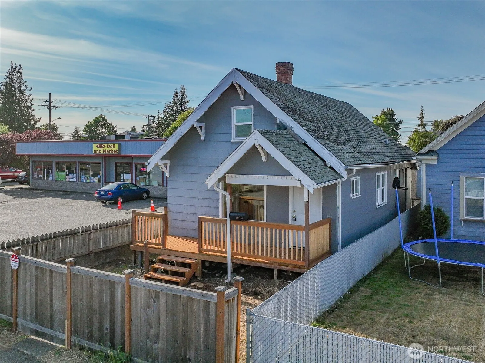 Property photo for 809 E 35th St, Tacoma photo 2