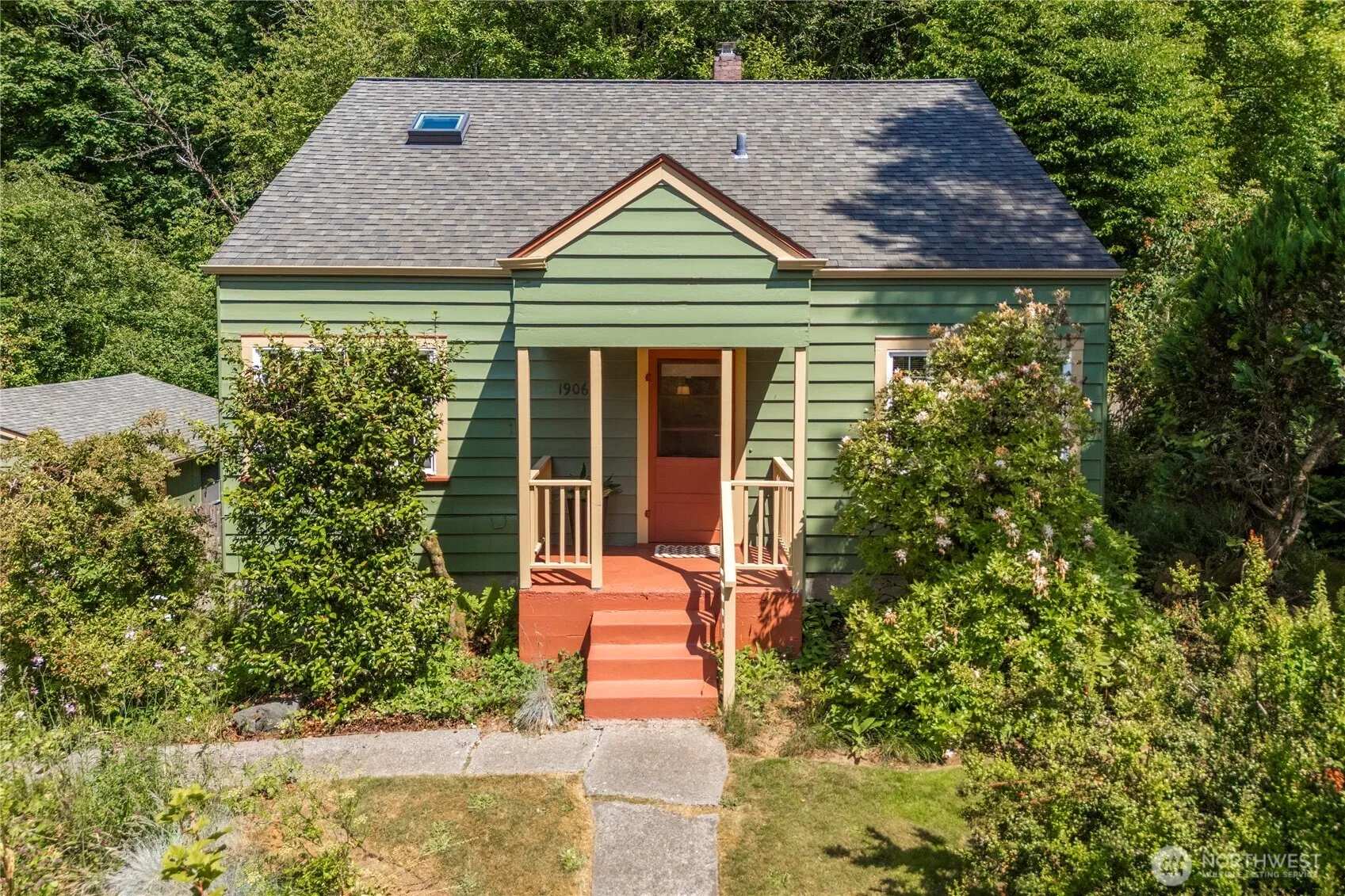 Property photo for 1906 Boundary Street Se, Olympia photo 2