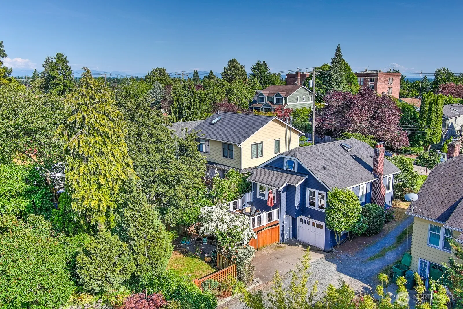 Property photo for 814 Ne 80th Street, Seattle photo 2