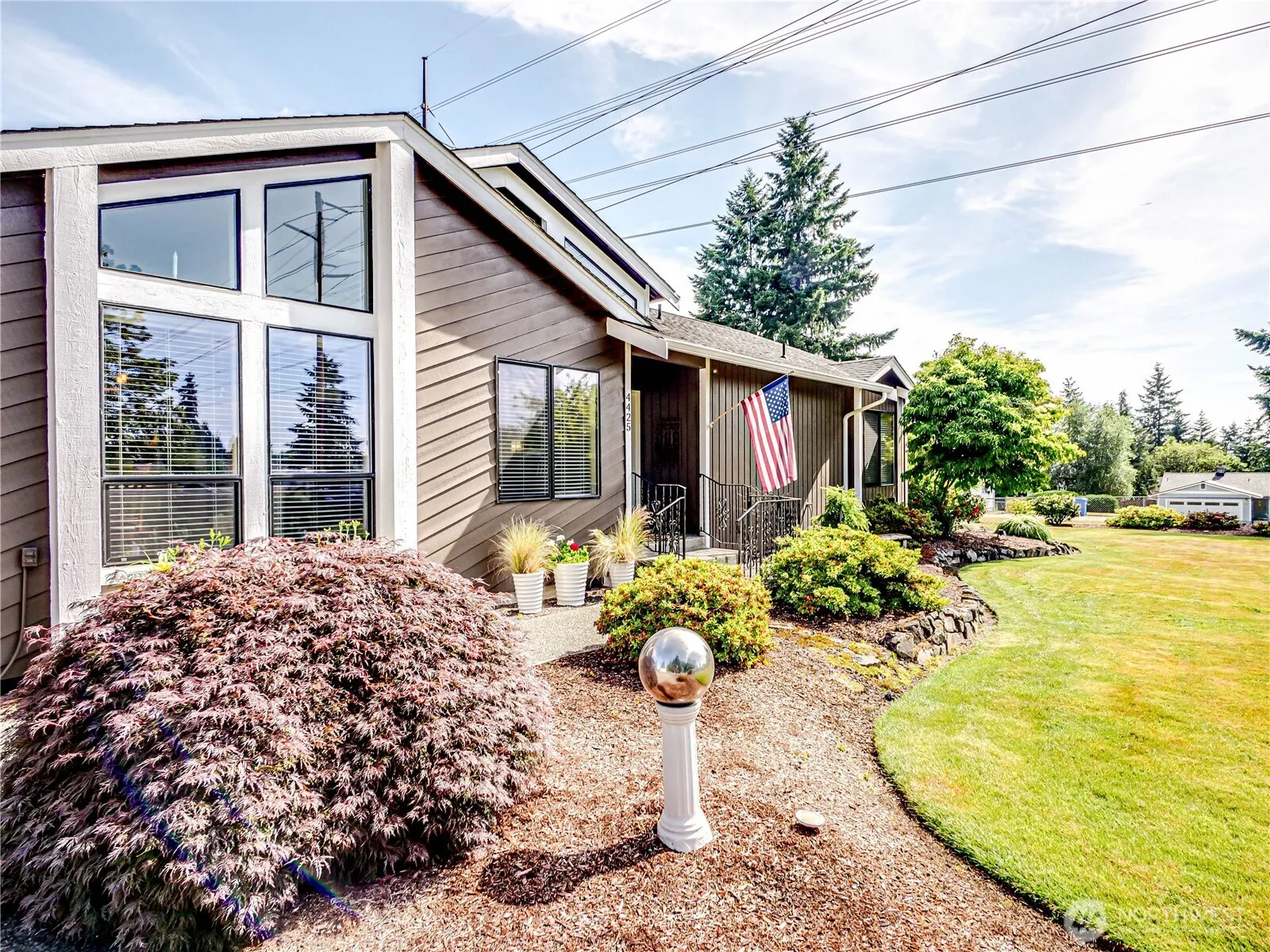 Property photo for 4425 65th Street E, Tacoma photo 2