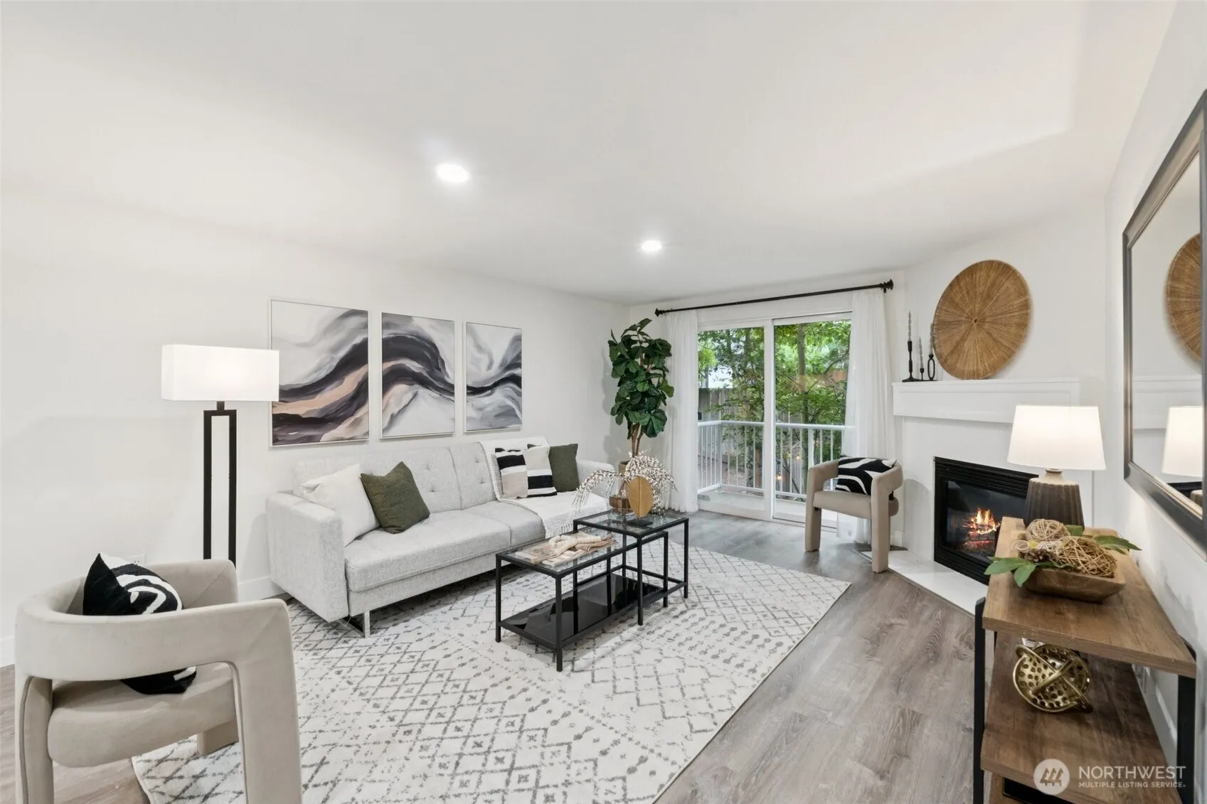 Property photo for 13816 Greenwood Avenue N #a, Seattle photo 3