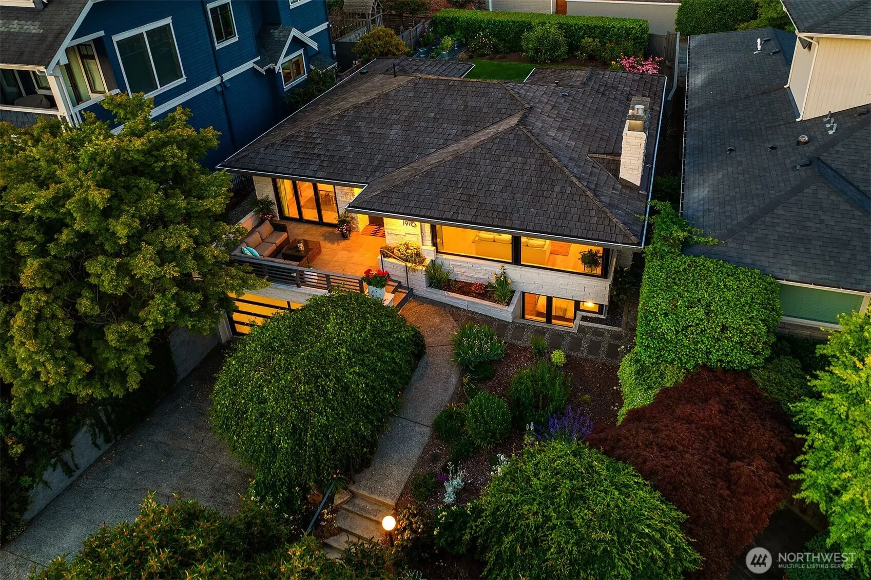 Property photo for 1910 Edgemont Place W, Seattle photo 4
